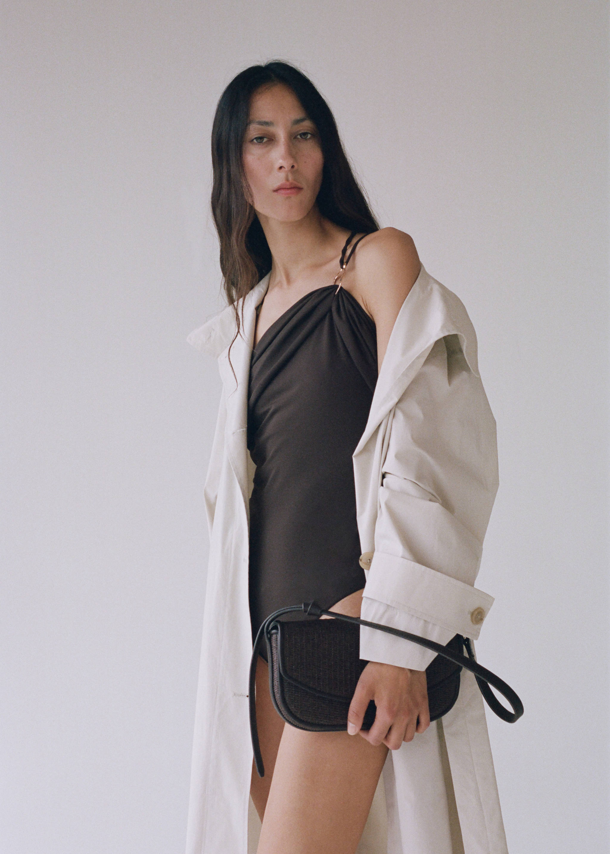 Raffia shoulder bag with flap - General plane, Chocolate. Ref: 87007168-00.