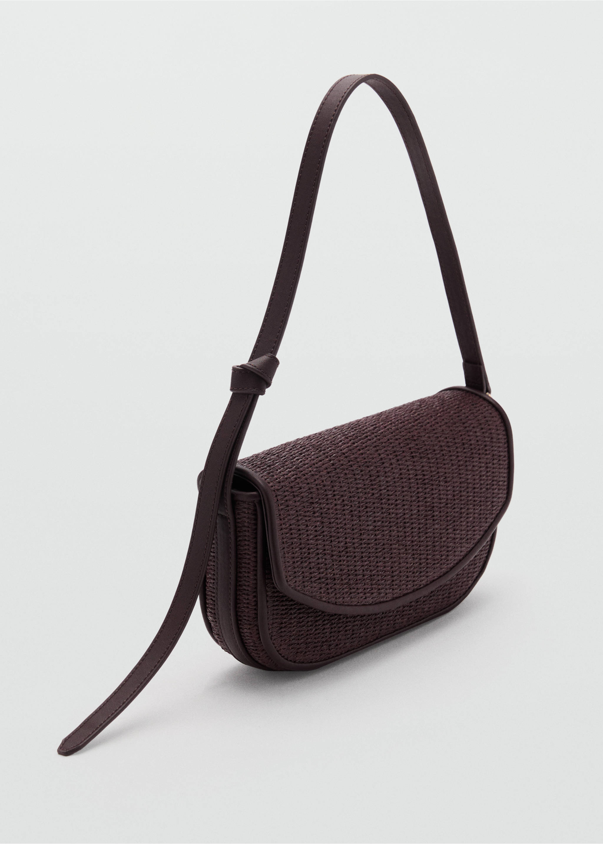Raffia shoulder bag with flap - Medium plane, Chocolate. Ref: 87007168-00.