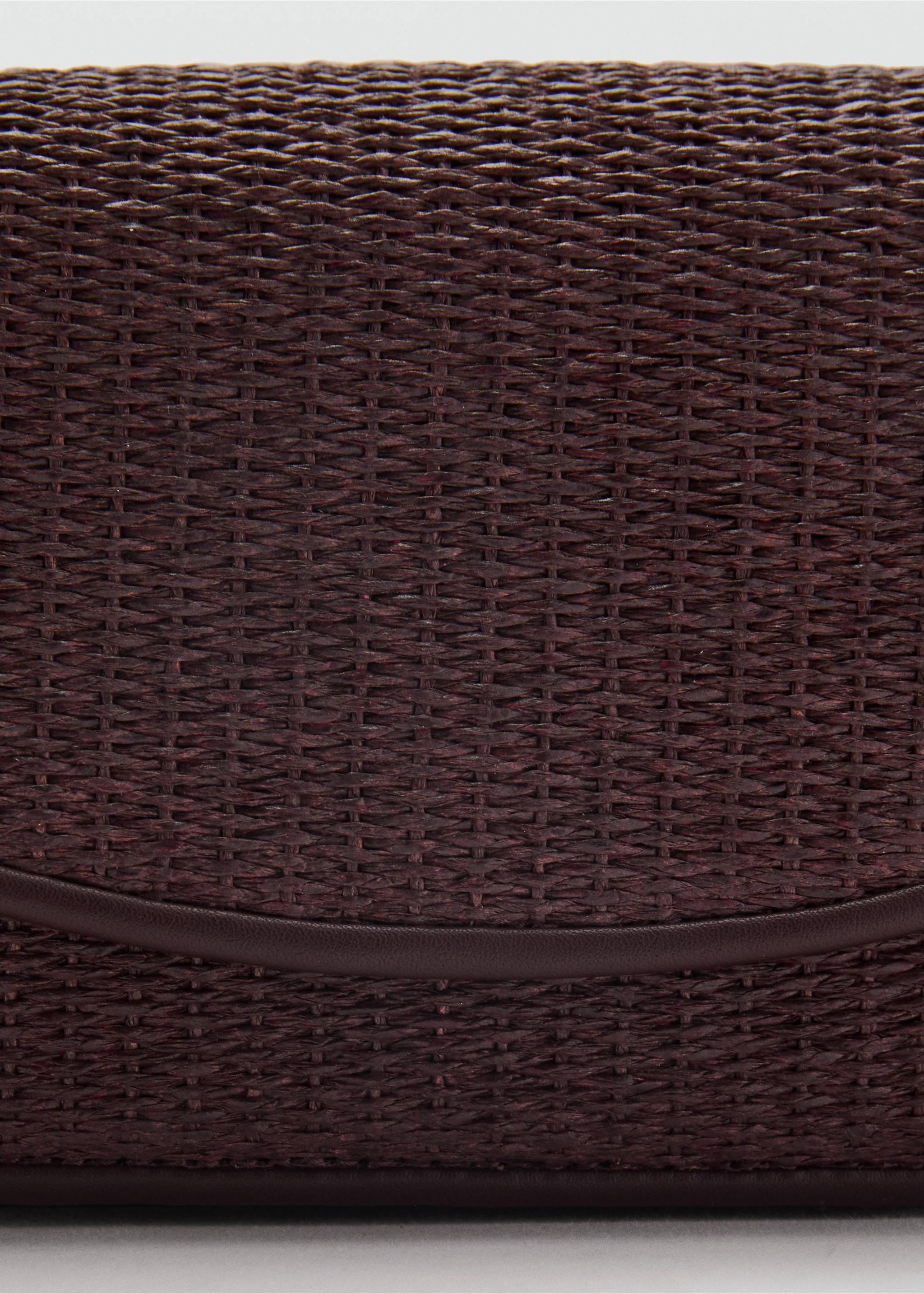 Raffia shoulder bag with flap - Details of the article 4, Chocolate. Ref: 87007168-00.