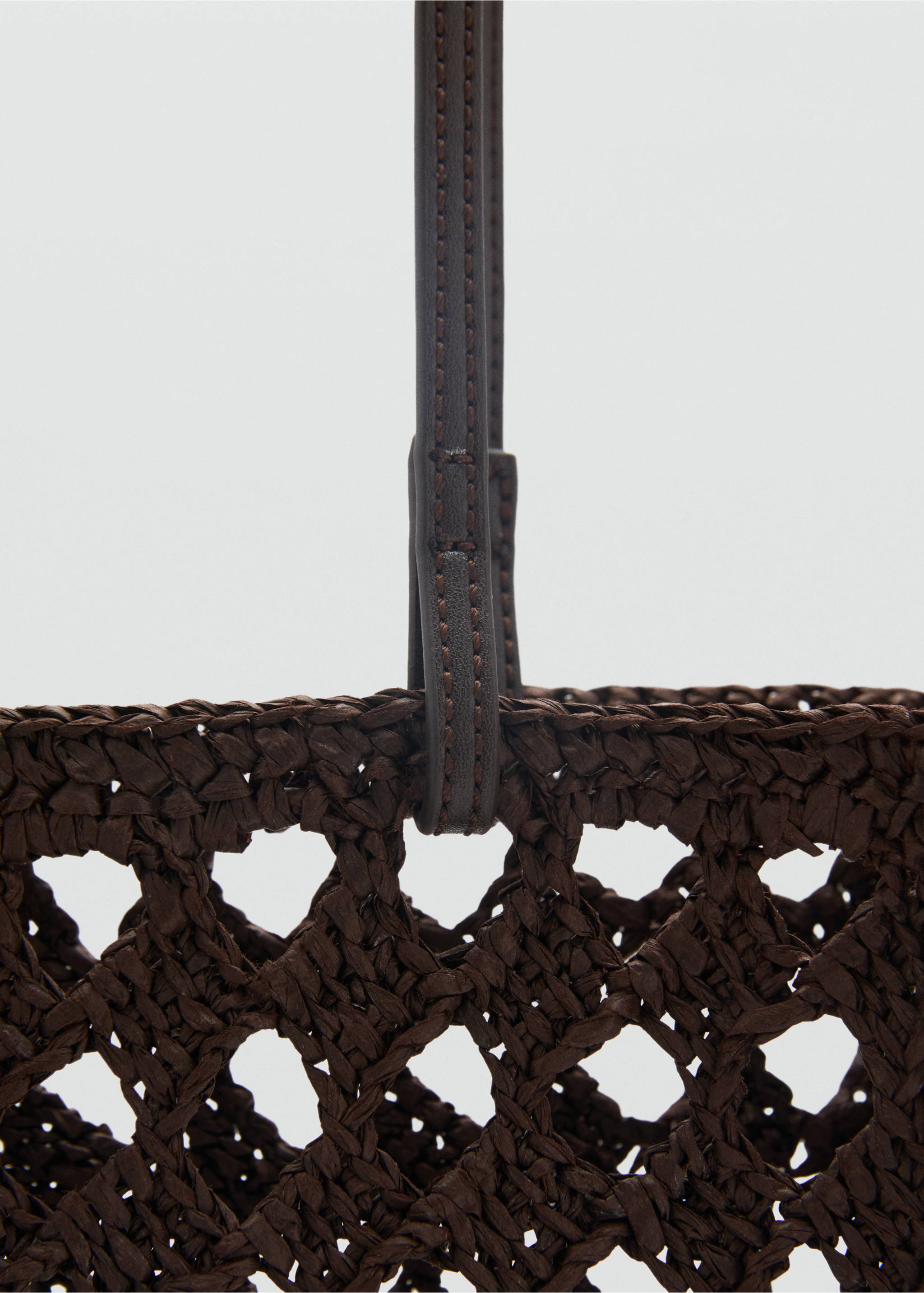 Natural fibre openwork shopper bag - Details of the article 2, Chocolate. Ref: 87007171-00.