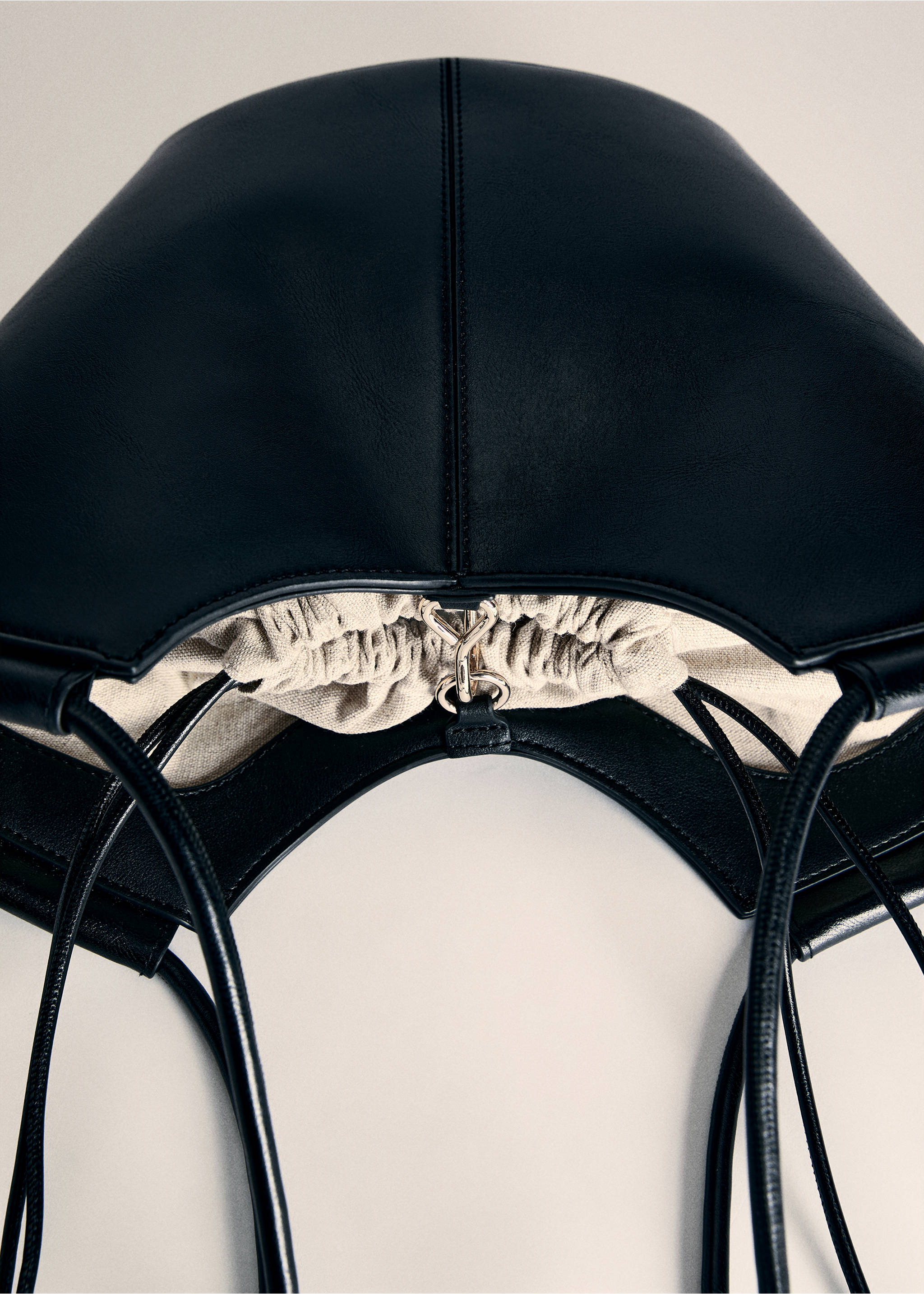 Medium shopper-style shoulder bag - Details of the article 5, Black. Ref: 87007173-00.