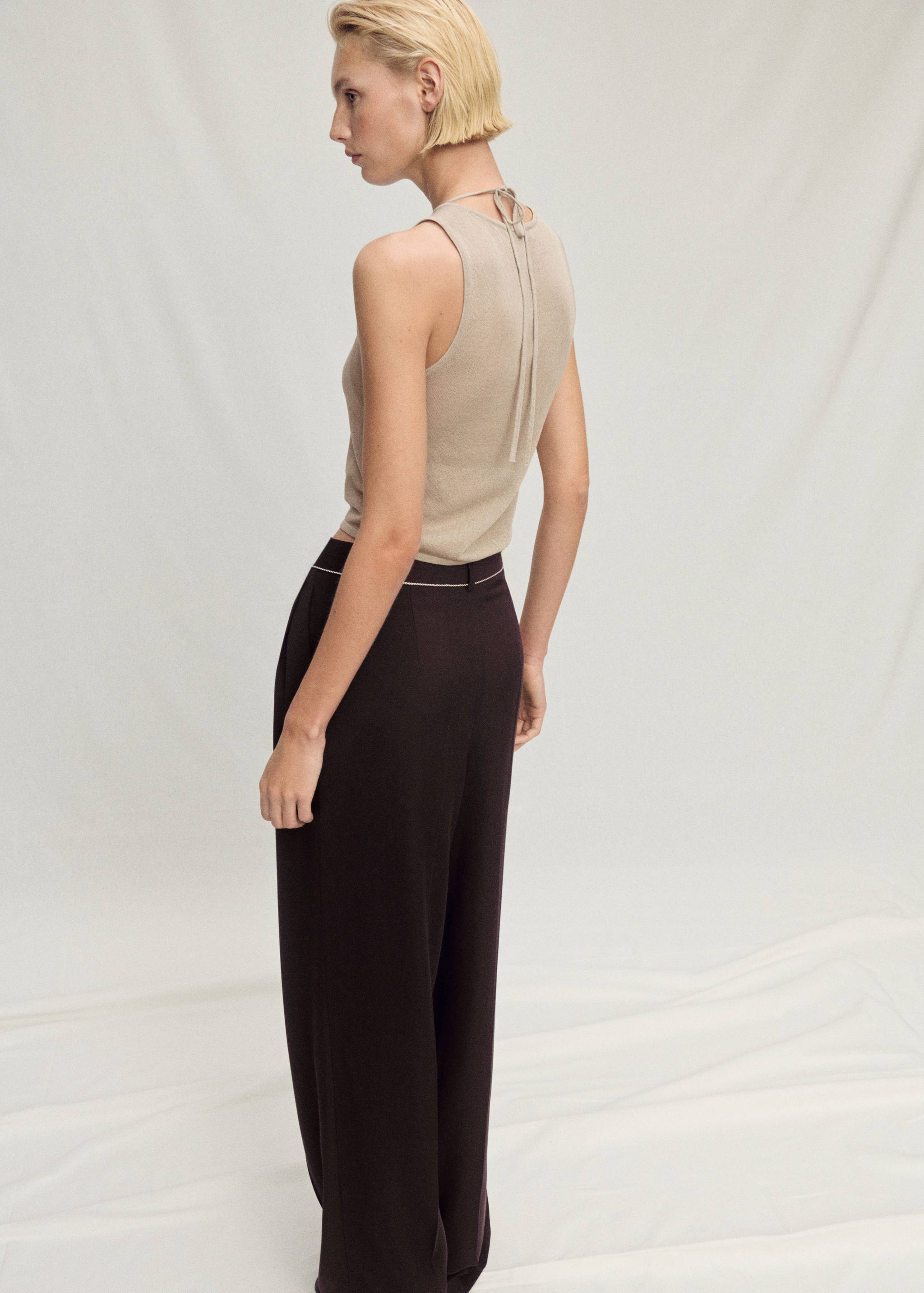 Contrasting knit top - Reverse of the article