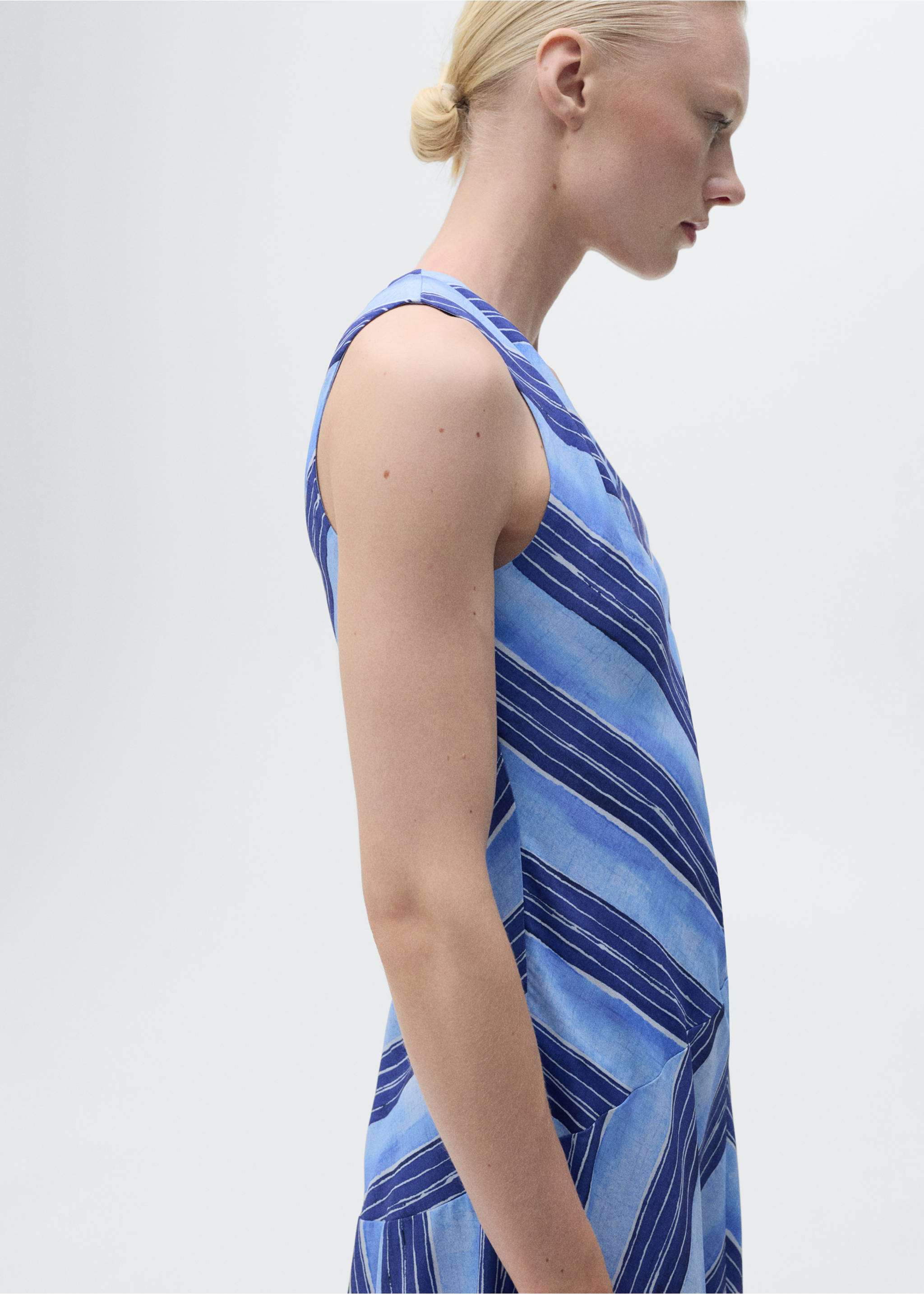 Prugasta zvonolika haljina - Prikaz srednjeg dijela, Plava. Ref: 87007203-00.