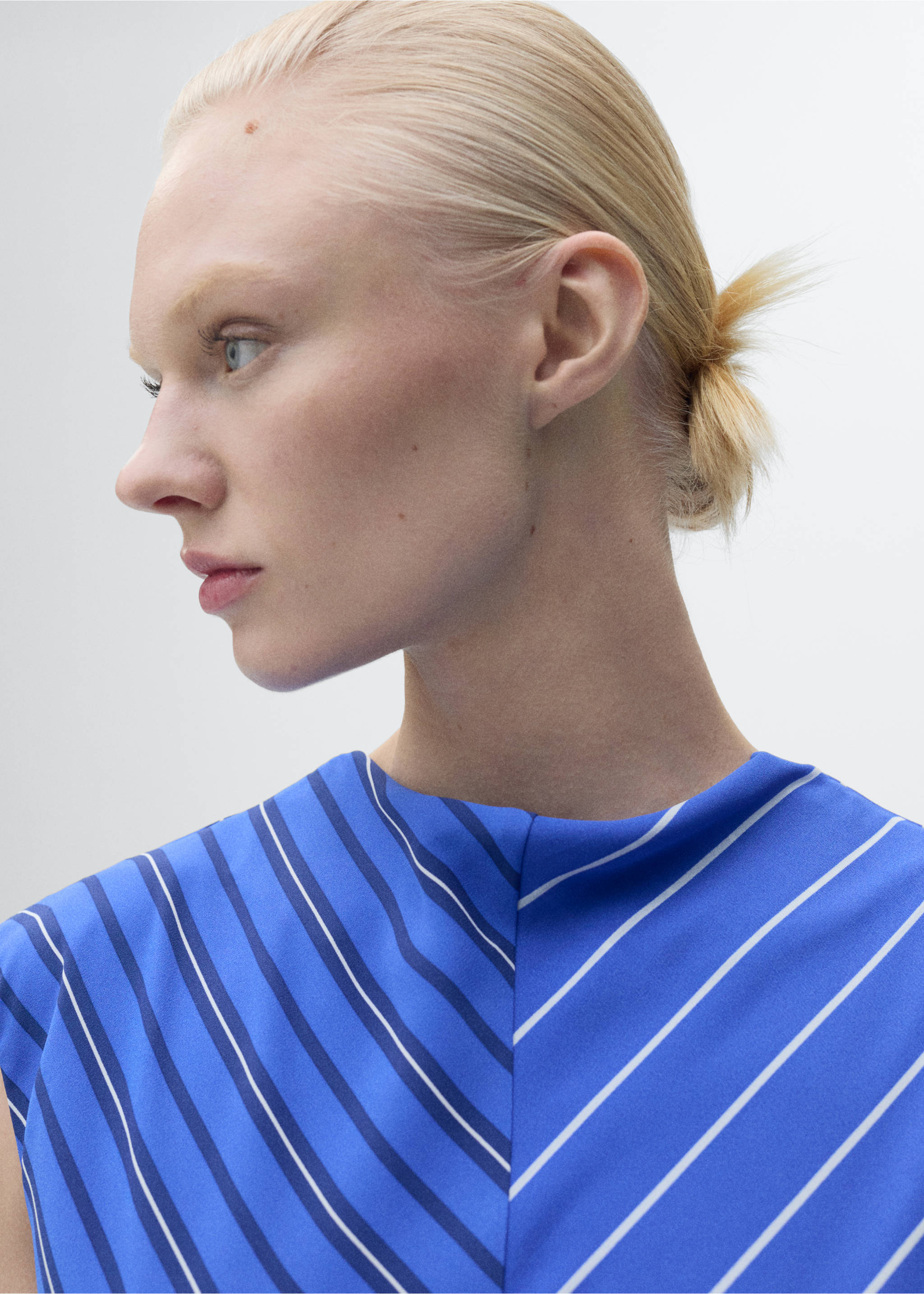 Combined striped flared dress - Details of the article 1, Blue. Ref: 87007204-00.