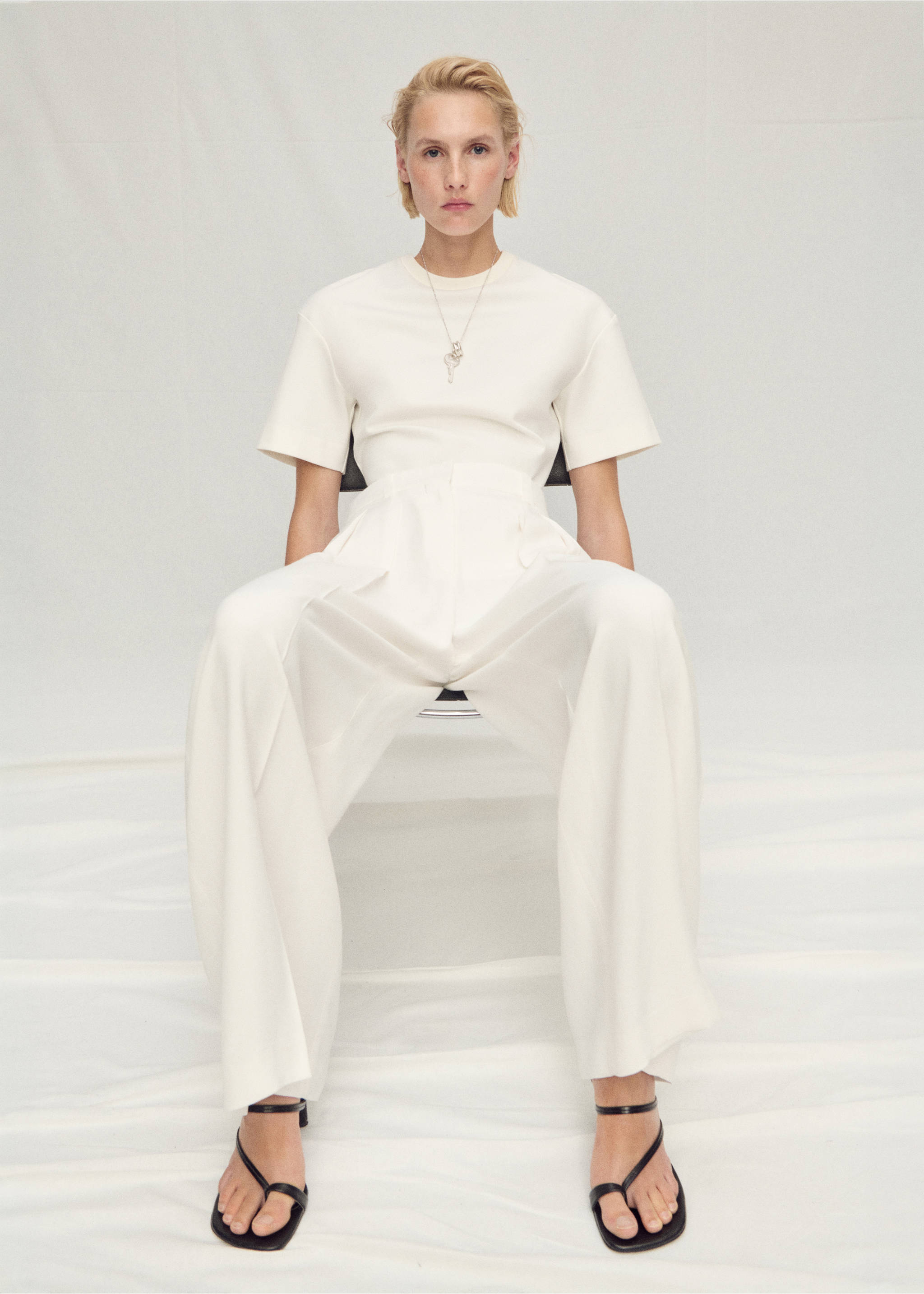 Pantalon costume lyocell à pinces - Détail de l'article 6, Blanc cassé. Ref: 87007720-00.