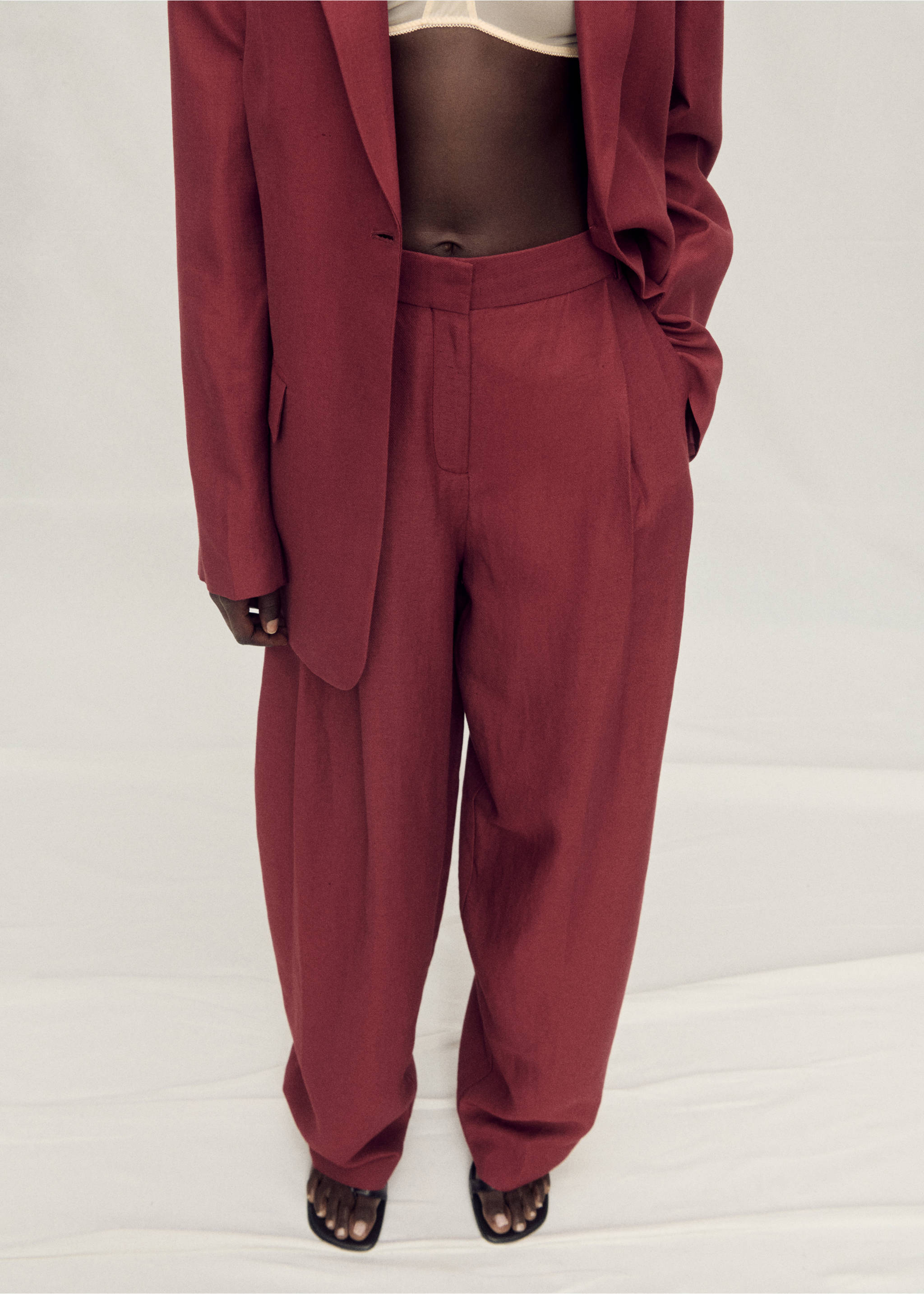 Wide leg linen-blend suit trousers - Medium plane, Wine. Ref: 87007721-00.