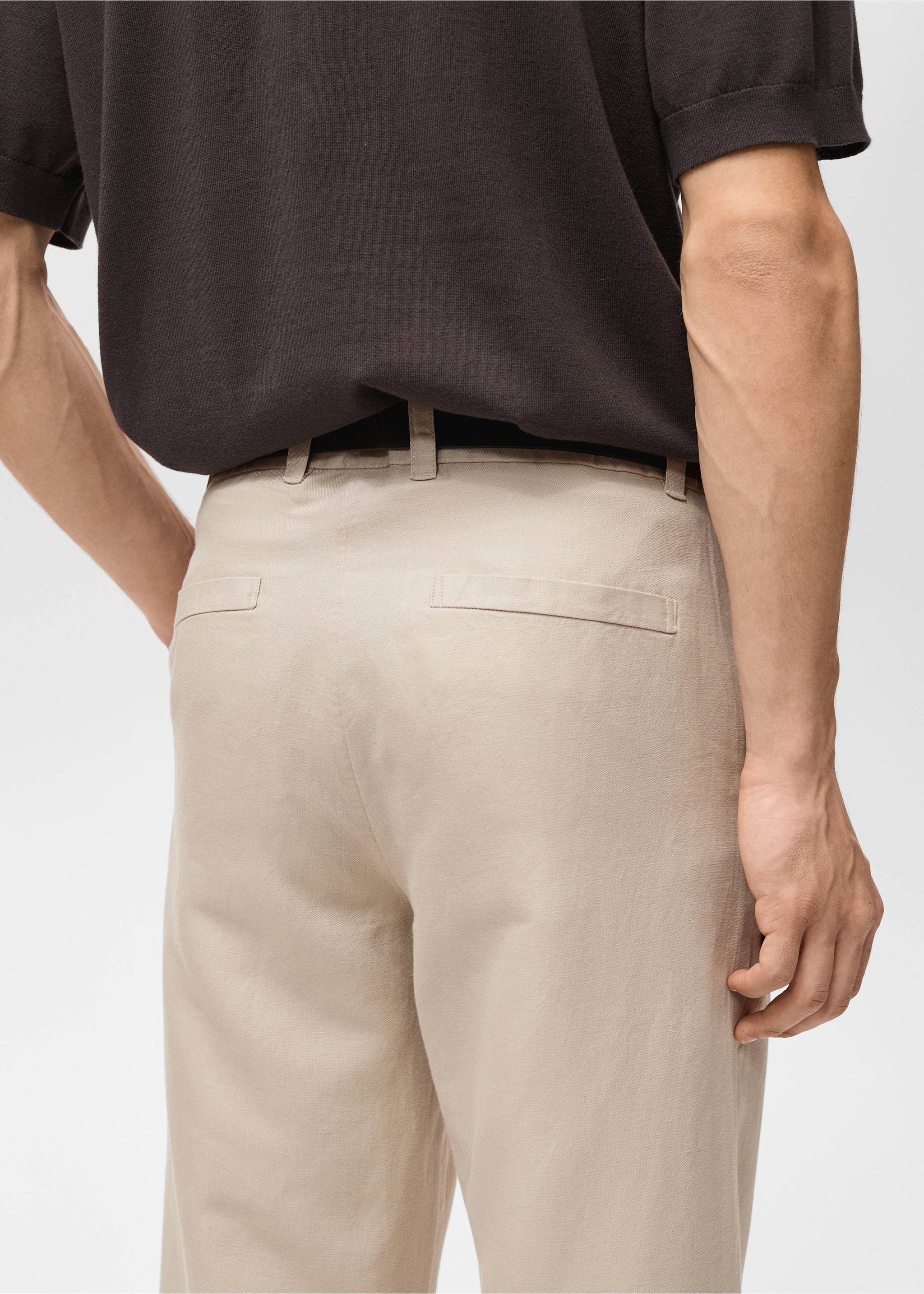 Regular-fit linen trousers - Details of the article 6, Sand. Ref: 87007891-00.
