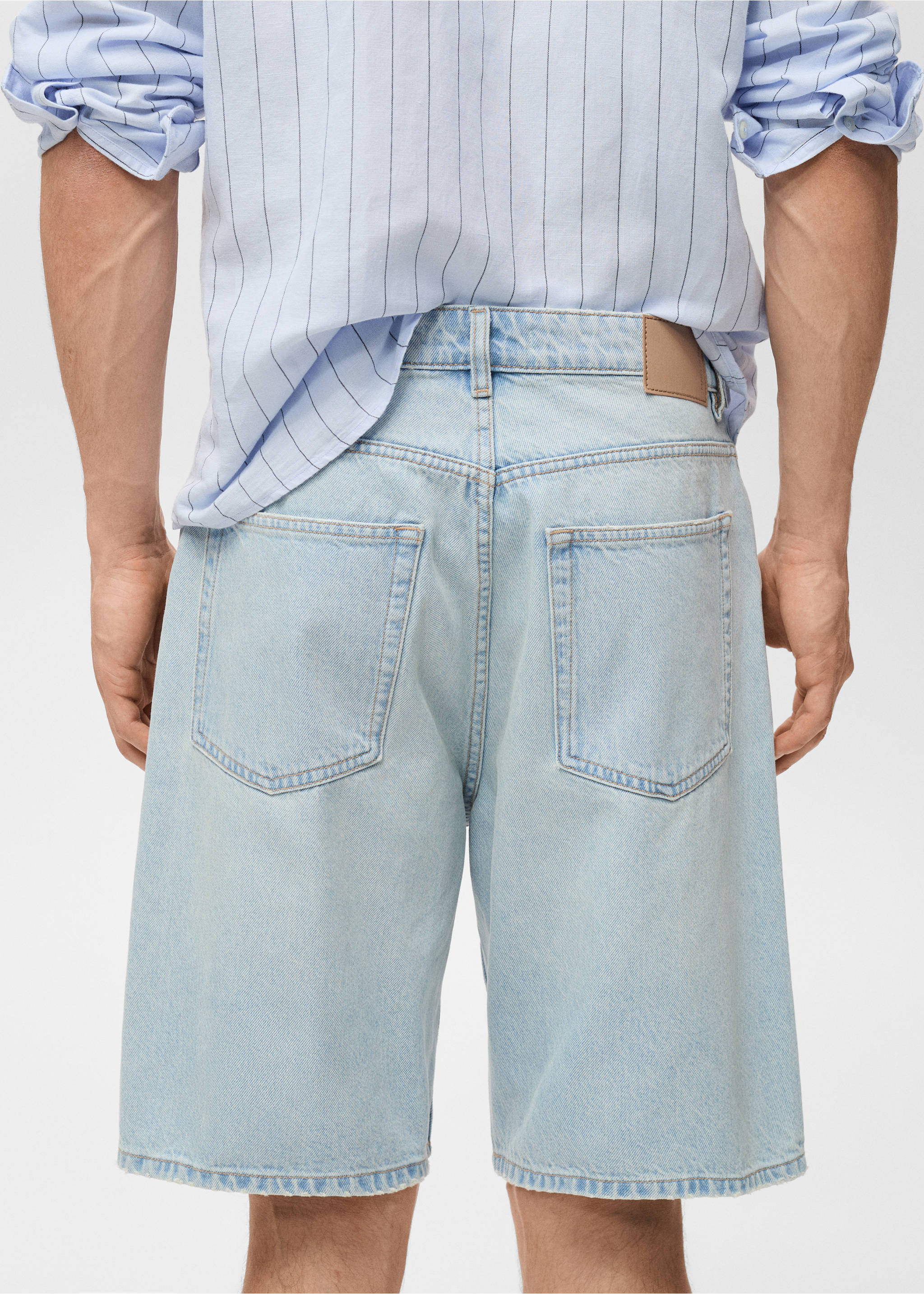 Bermudas vaqueras relaxed fit - Detalle del artículo 6, Azul claro. Ref: 87007894-00.