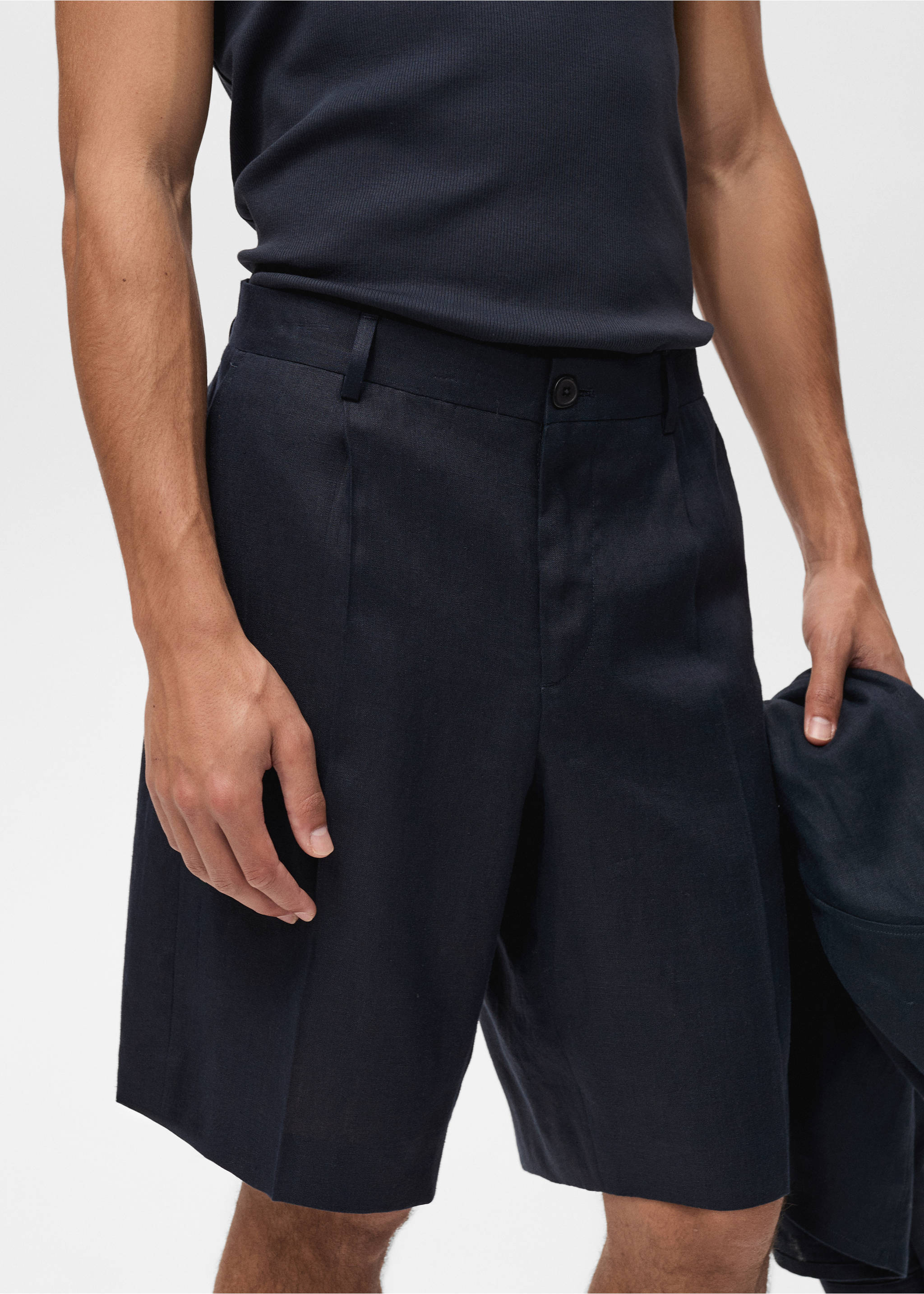 Bermudy slim fit z 100% lnu - Szczegóły artykułu 1, Granatowy. Ref: 87007900-00.