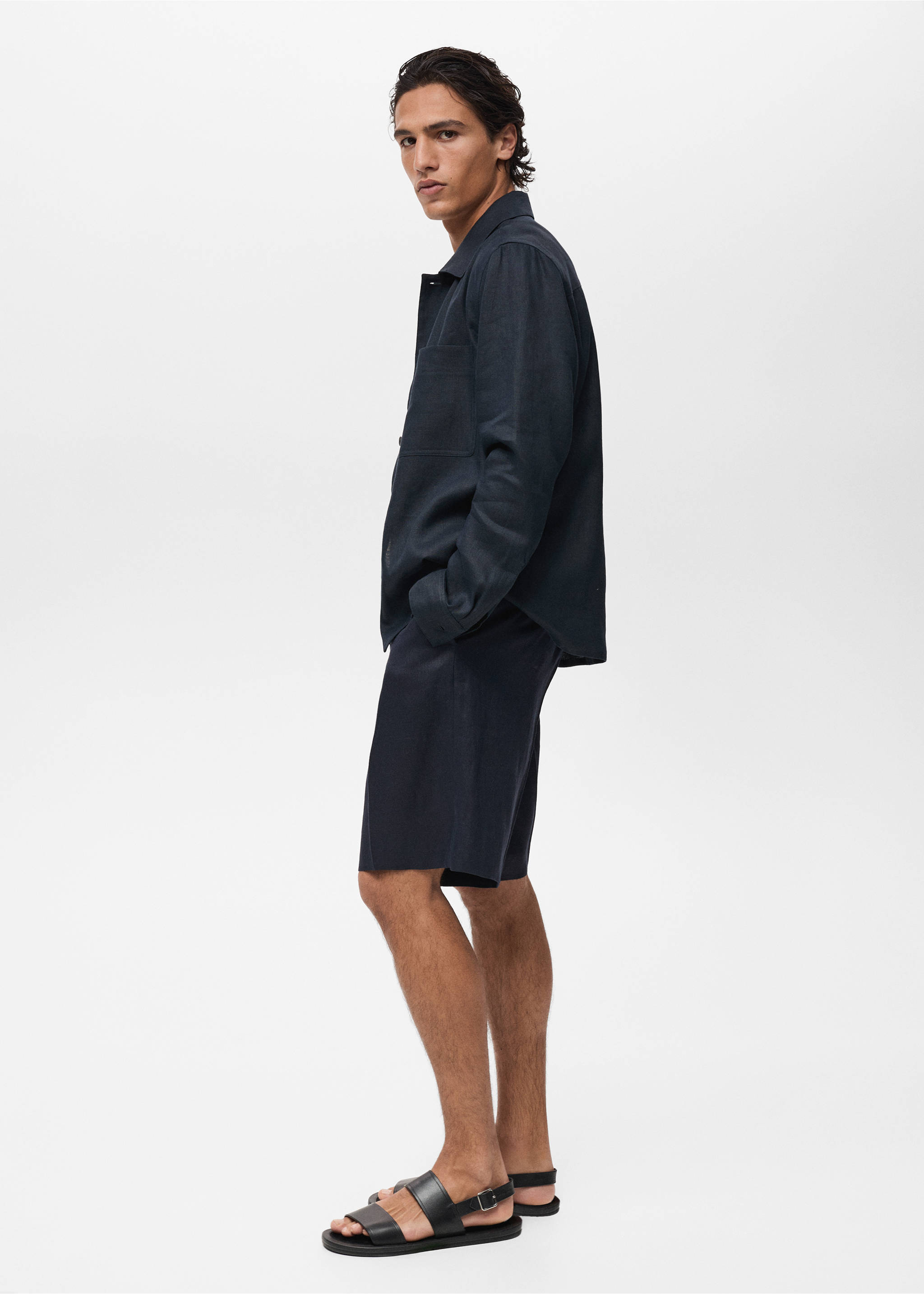 Bermudy slim fit z 100% lnu - Szczegóły artykułu 2, Granatowy. Ref: 87007900-00.