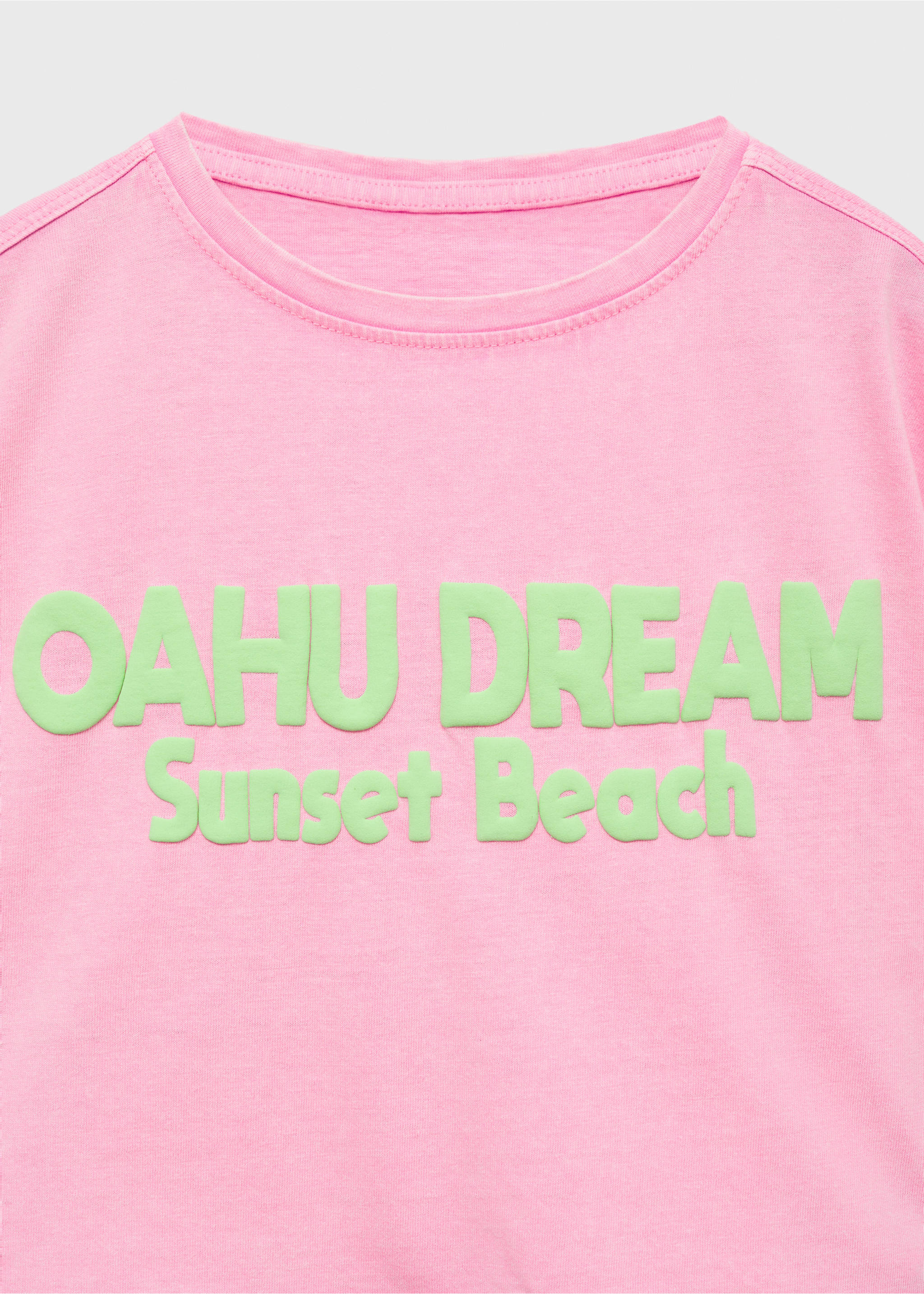 T-Shirt mit reliefartigem Schriftzug - Detail des Artikels 8, Neonpink. Ref: 87008279-00.