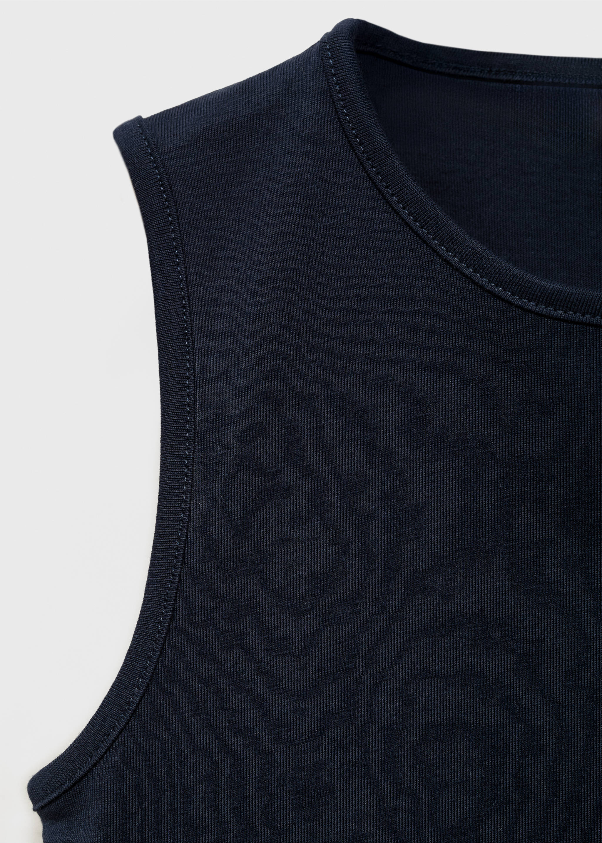 Cut-out back crop T-shirt - Details of the article 8, Navy. Ref: 87008281-00.