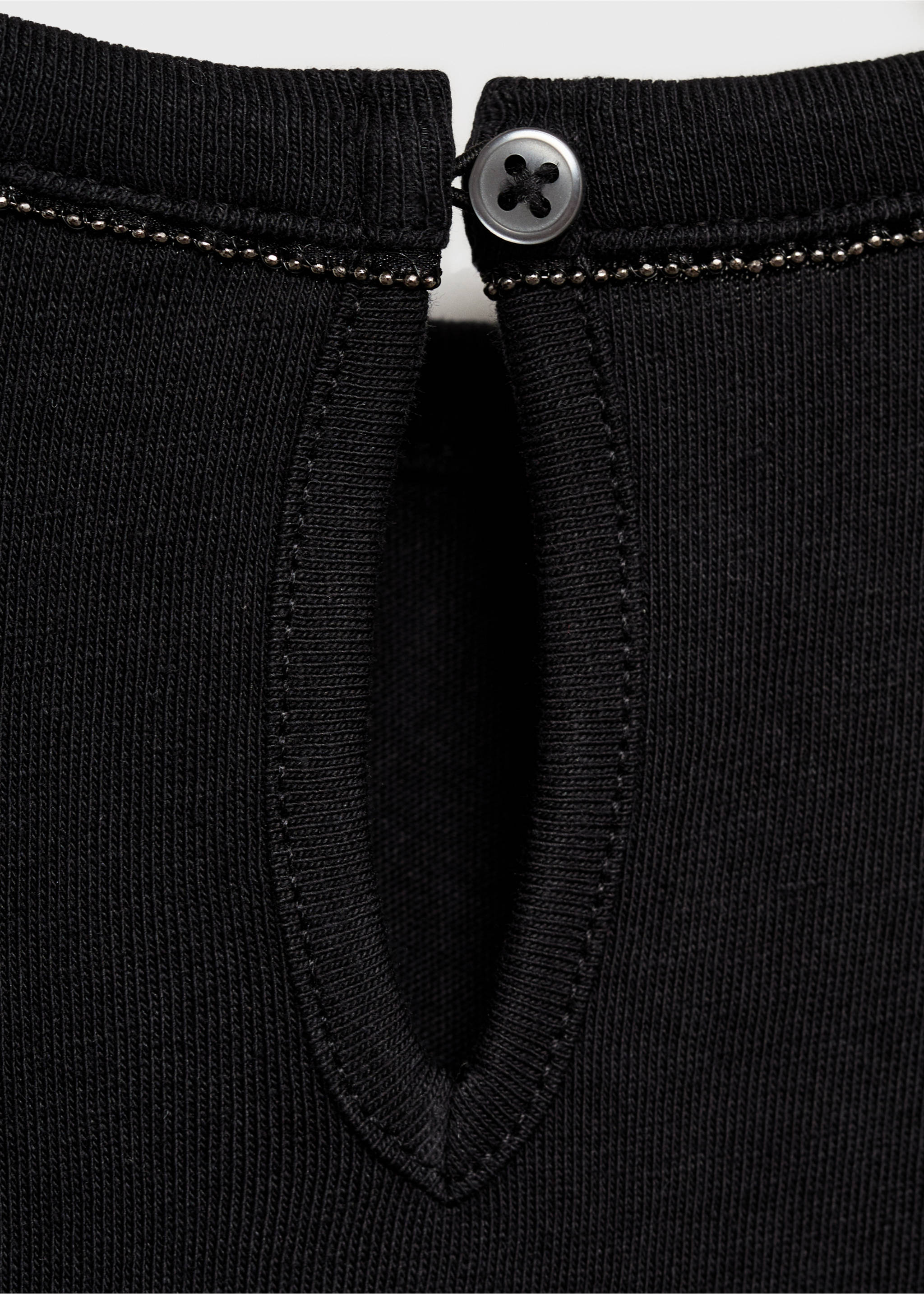 T-Shirt mit Perlenverzierung - Detail des Artikels 8, Schwarz. Ref: 87008283-00.