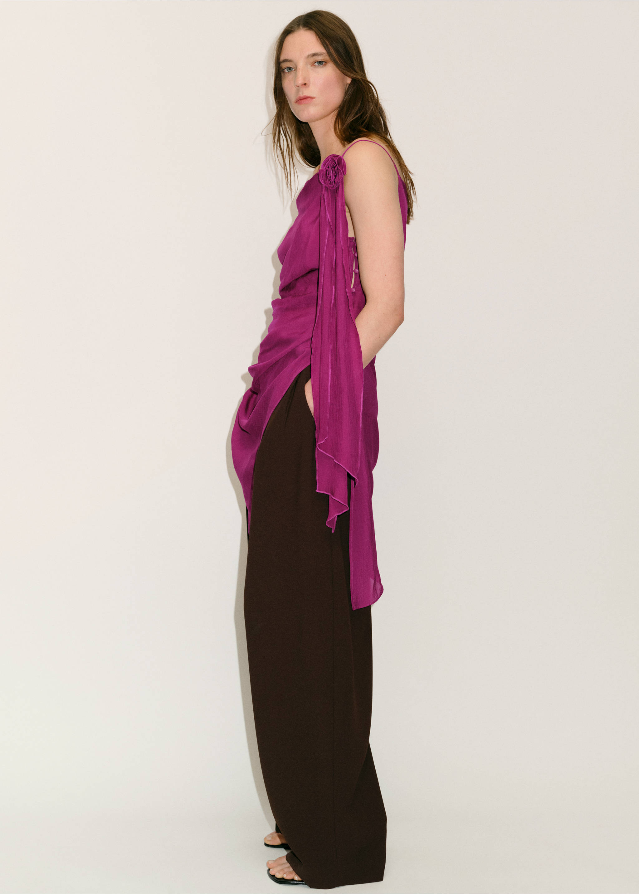 Long top with flower detail - Details of the article 2, Purple. Ref: 87008657-00.