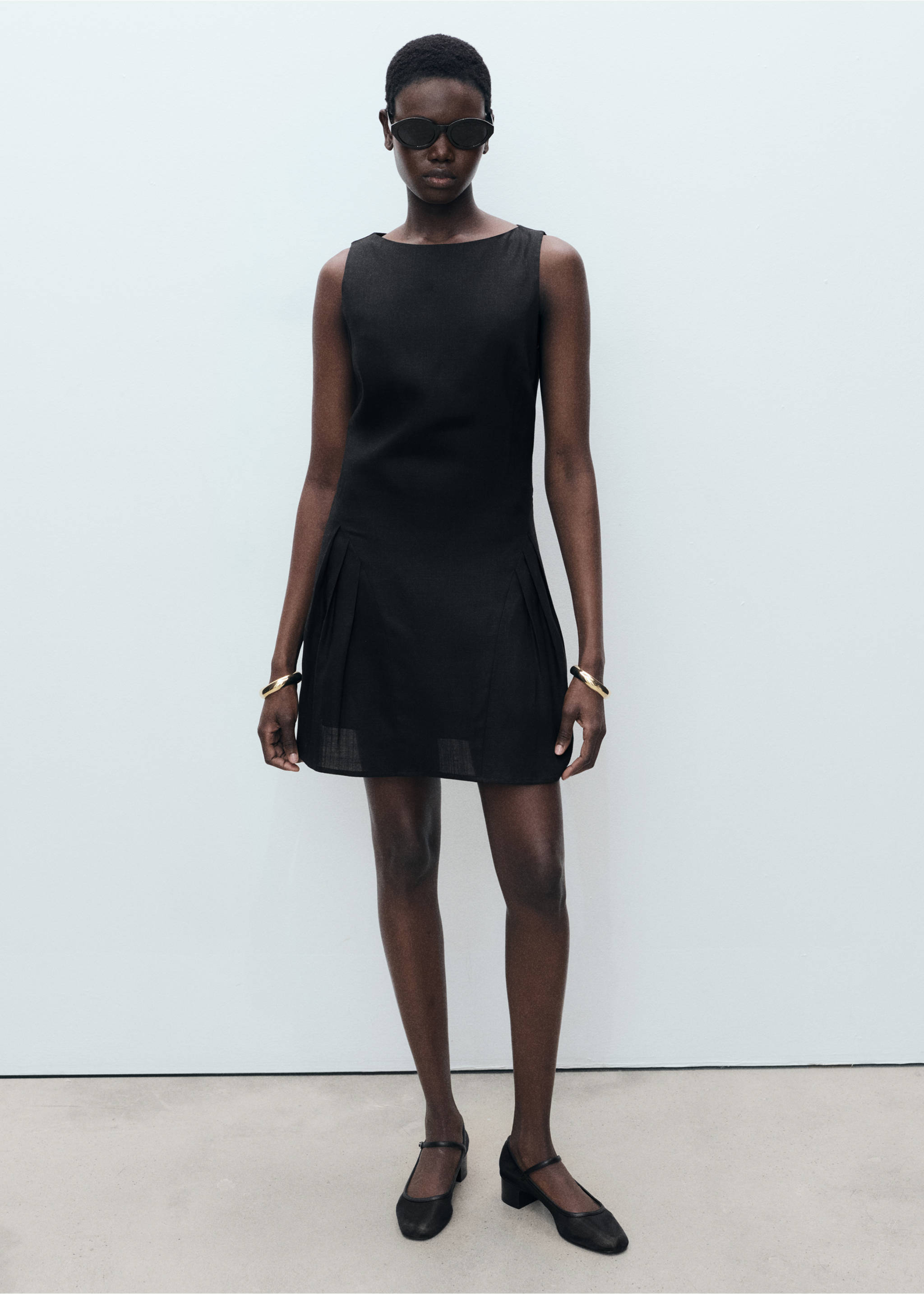 Linen-blend dress with pleats - General plane