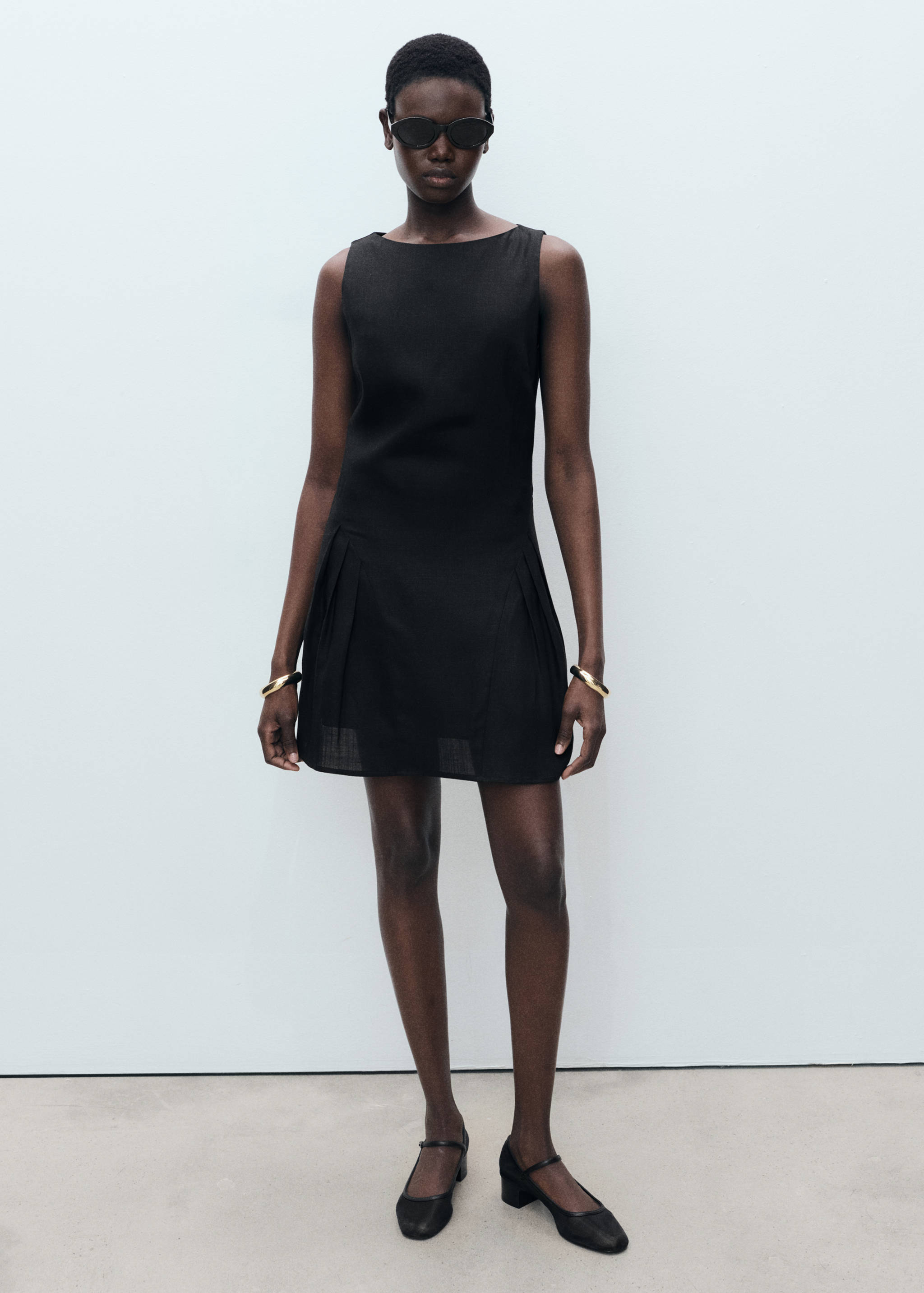 Linen-blend dress with pleats - General plane