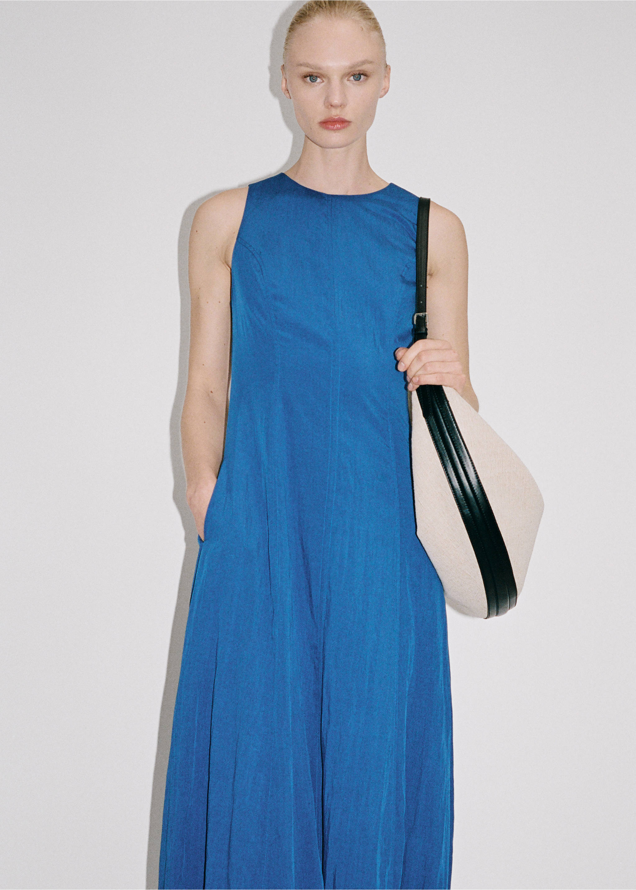 Midi-dress with puffed hem - Details of the article 3, Blue. Ref: 87009072-00.