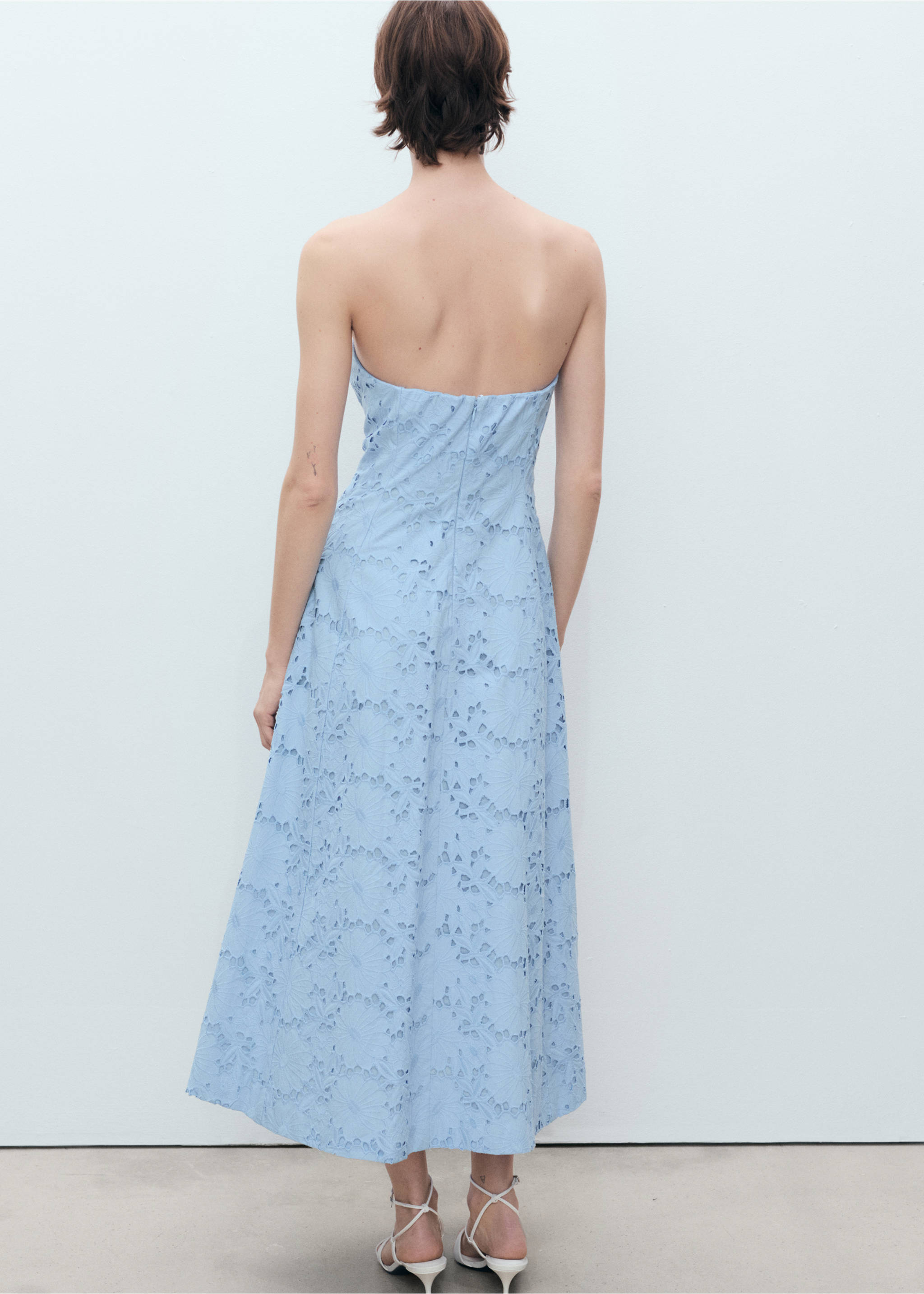Strapless jurk met broderie anglaise - Achterkant van het artikel, Blauw. Ref: 87009076-00.