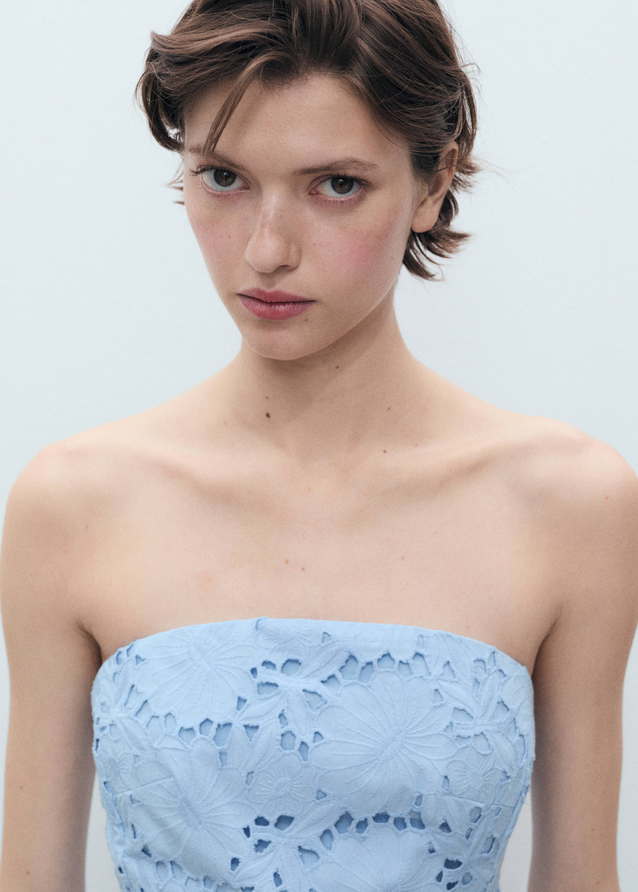 Robe bustier à broderie anglaise - Détail de l'article 1