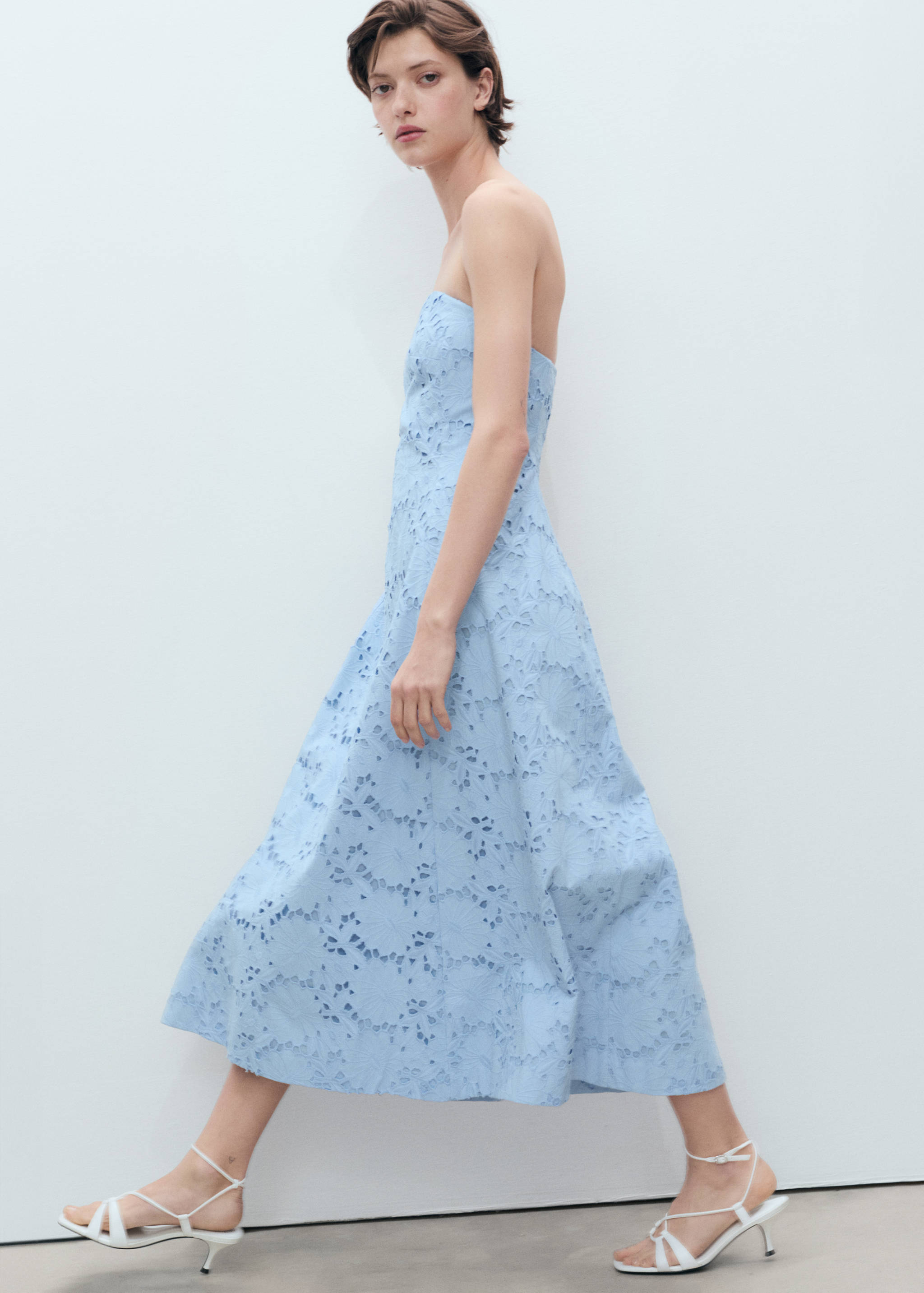 Robe bustier à broderie anglaise - Détail de l'article 6