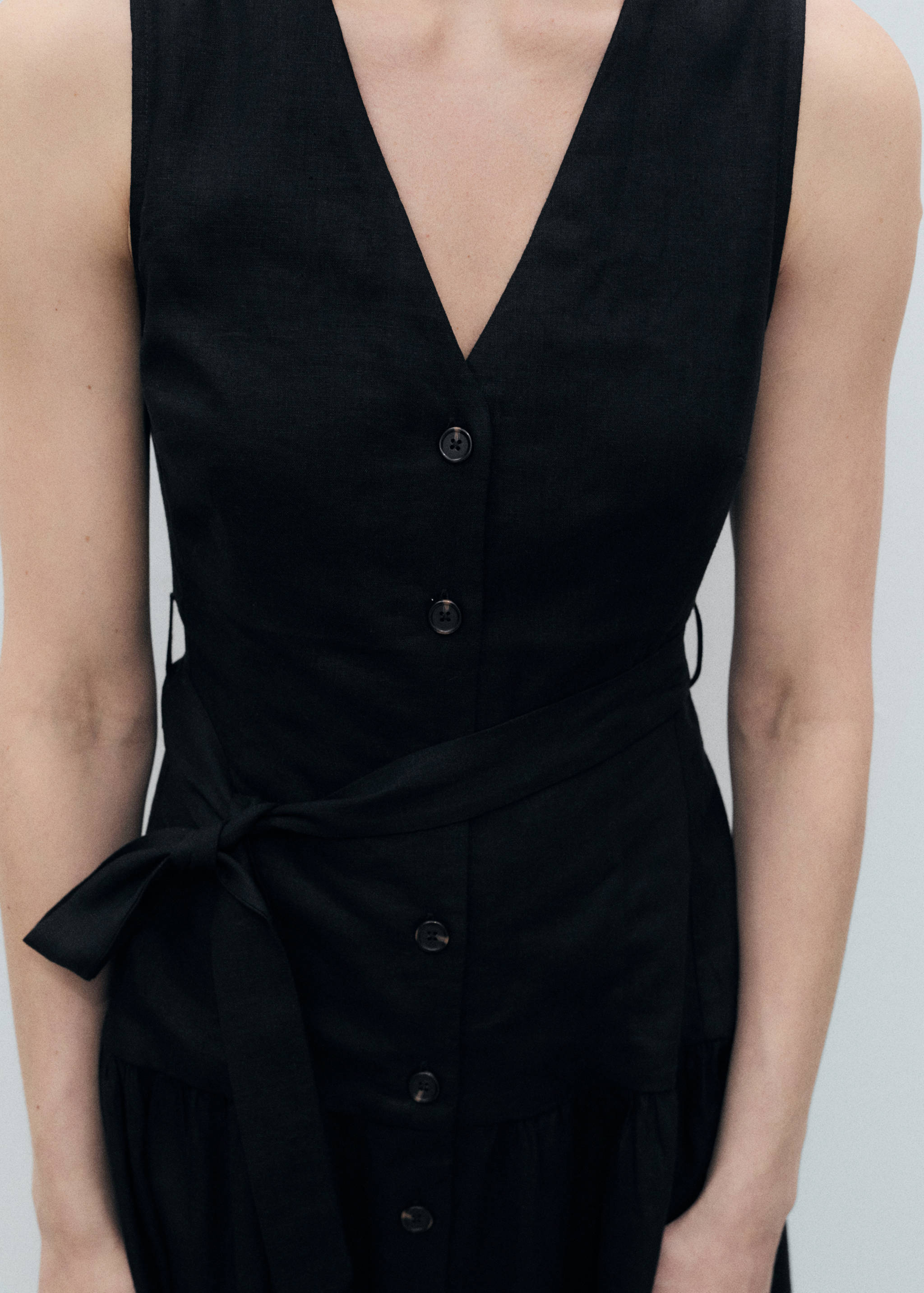 Linen midi-dress with belt - Details of the article 6