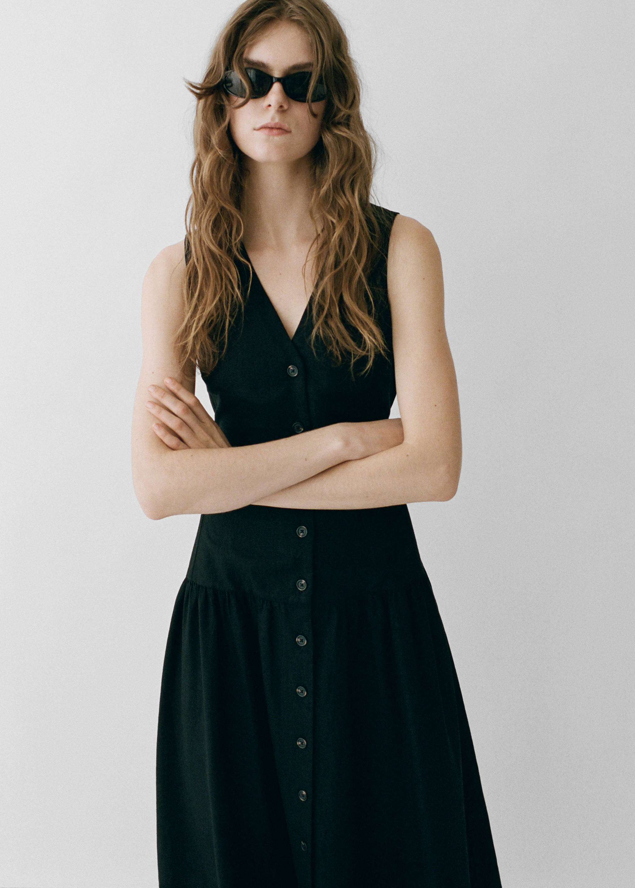Linen midi-dress with belt - Details of the article 7