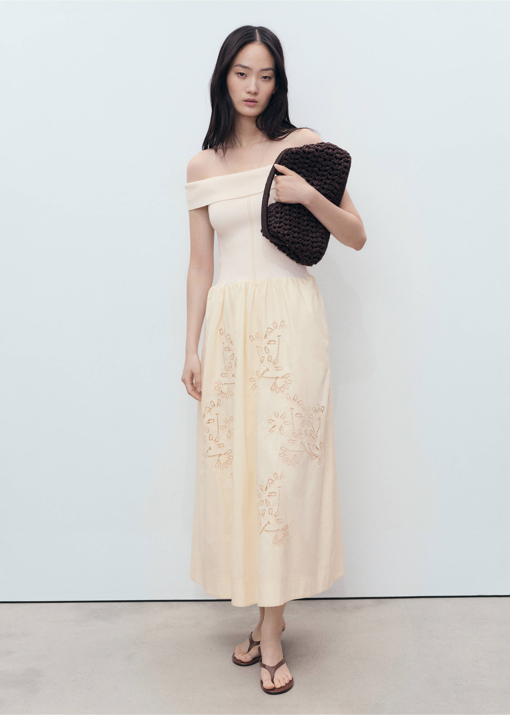 Vestido combinado detalles bordados - Plano general, Beige. Ref: 87009079-00.