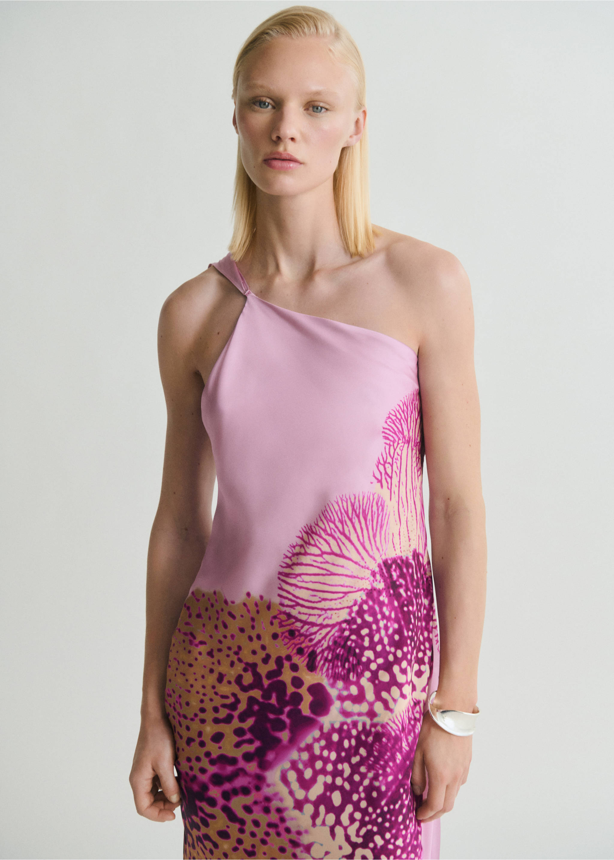 Satin scarf dress with maxi-flower print - Medium plane, Light/Pastel Purple. Ref: 87009092-00.
