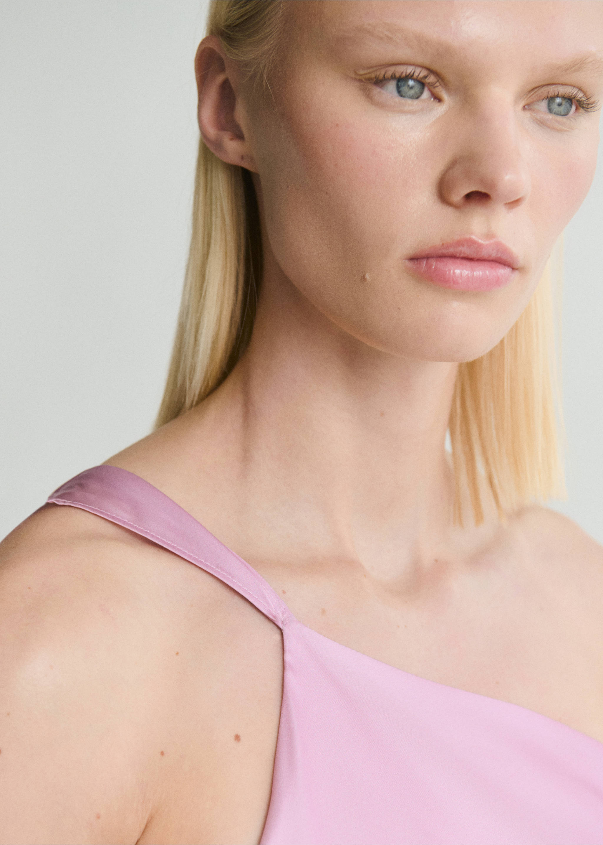 Satin scarf dress with maxi-flower print - Details of the article 1, Light/Pastel Purple. Ref: 87009092-00.