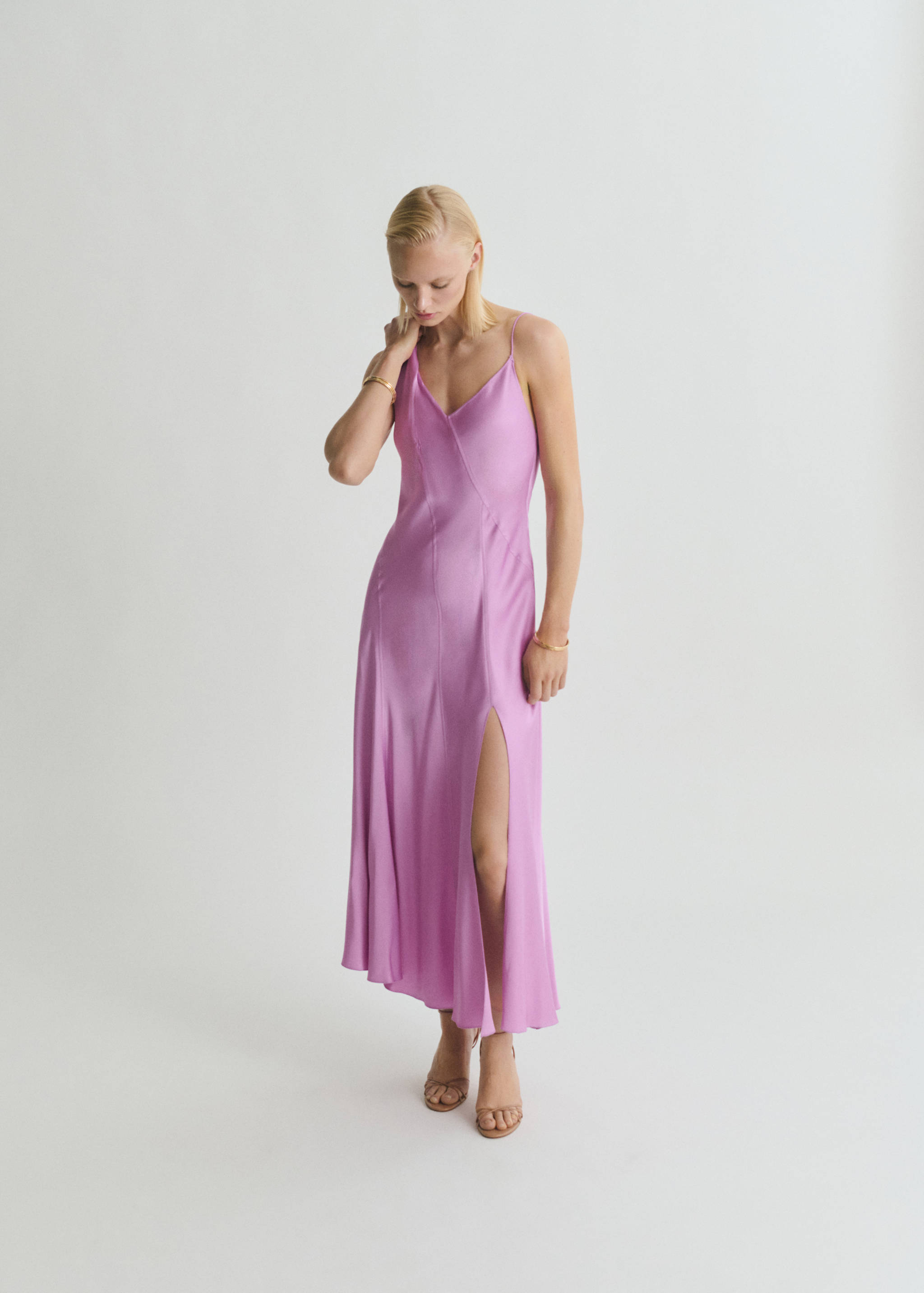 Asymmetrical satin dress - General plane