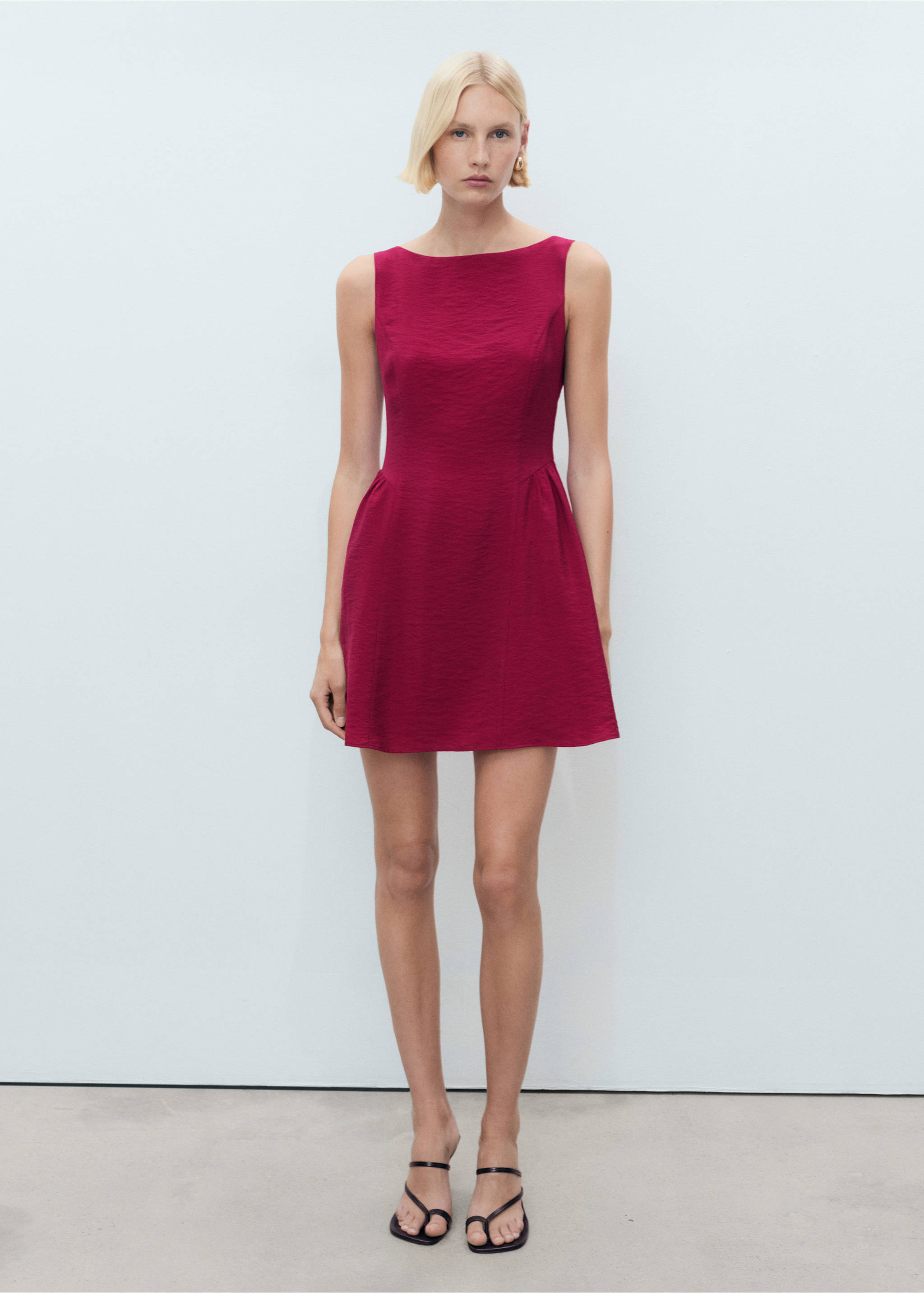 Vestido curto evasé - Plano geral, Vermelho. Ref: 87009096-00.
