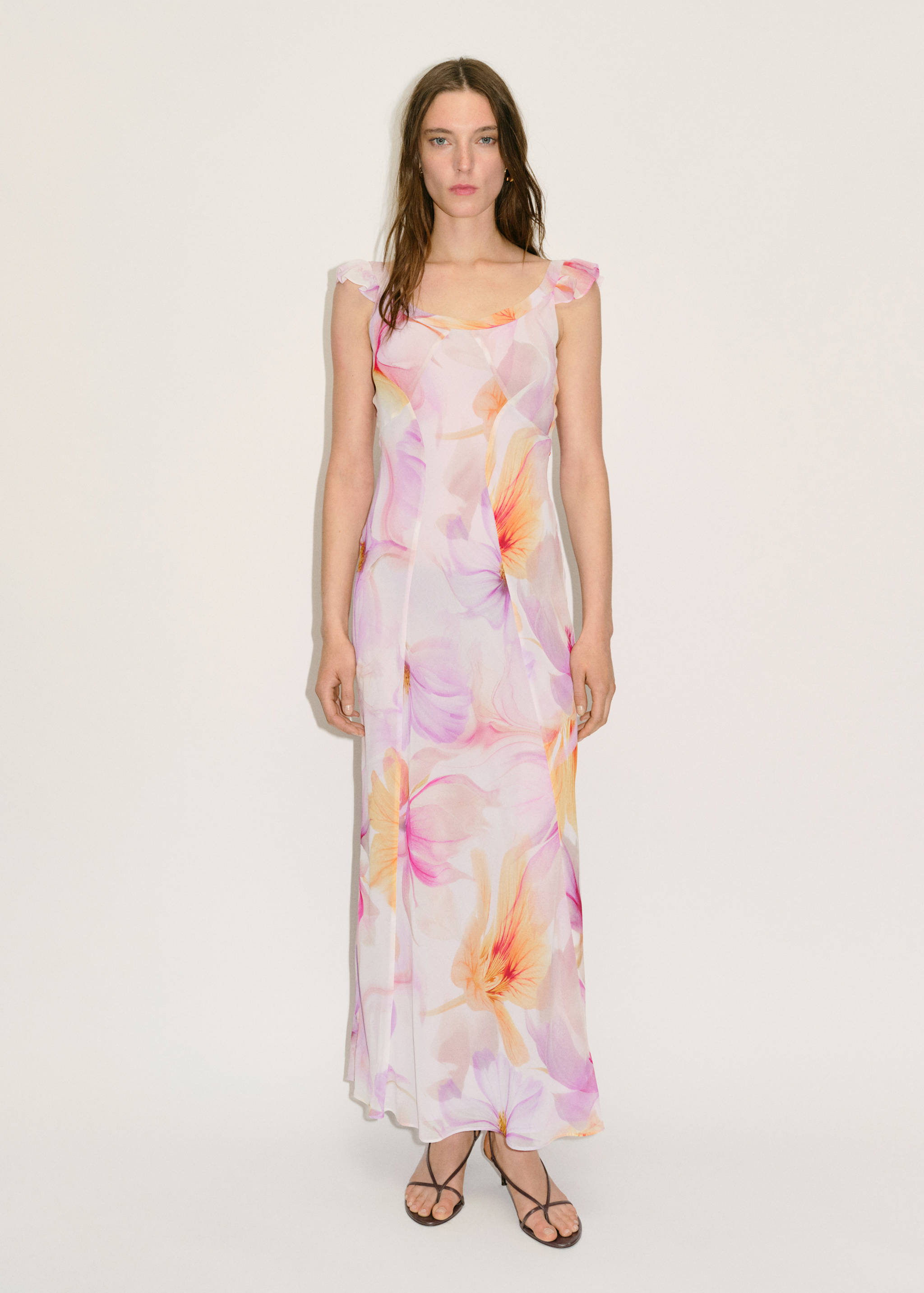 Robe à fleurs détail volants - Plan général