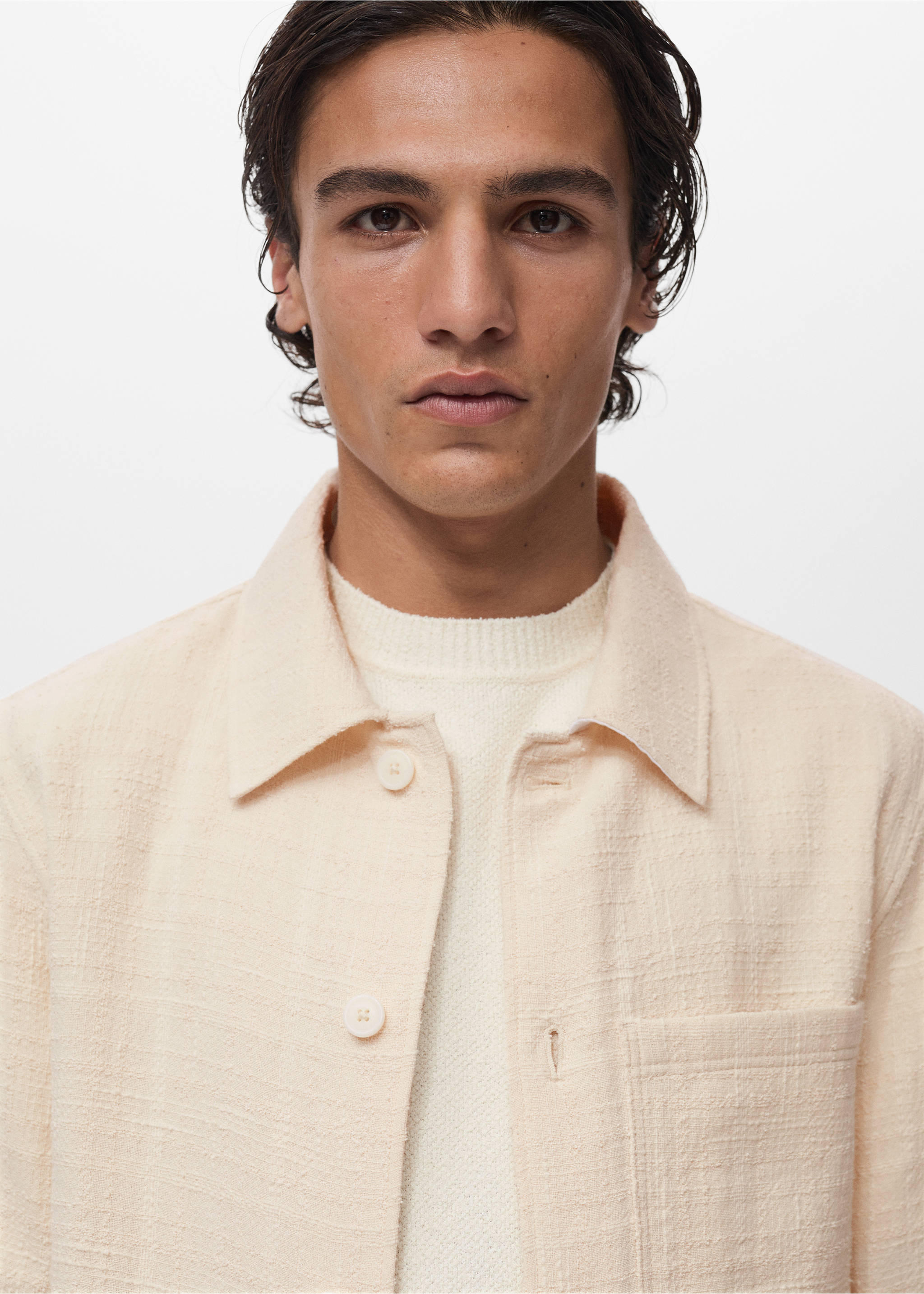 Strukturiertes Overshirt aus Baumwolle - Detail des Artikels 1, Elfenbeinweiß. Ref: 87009209-00.