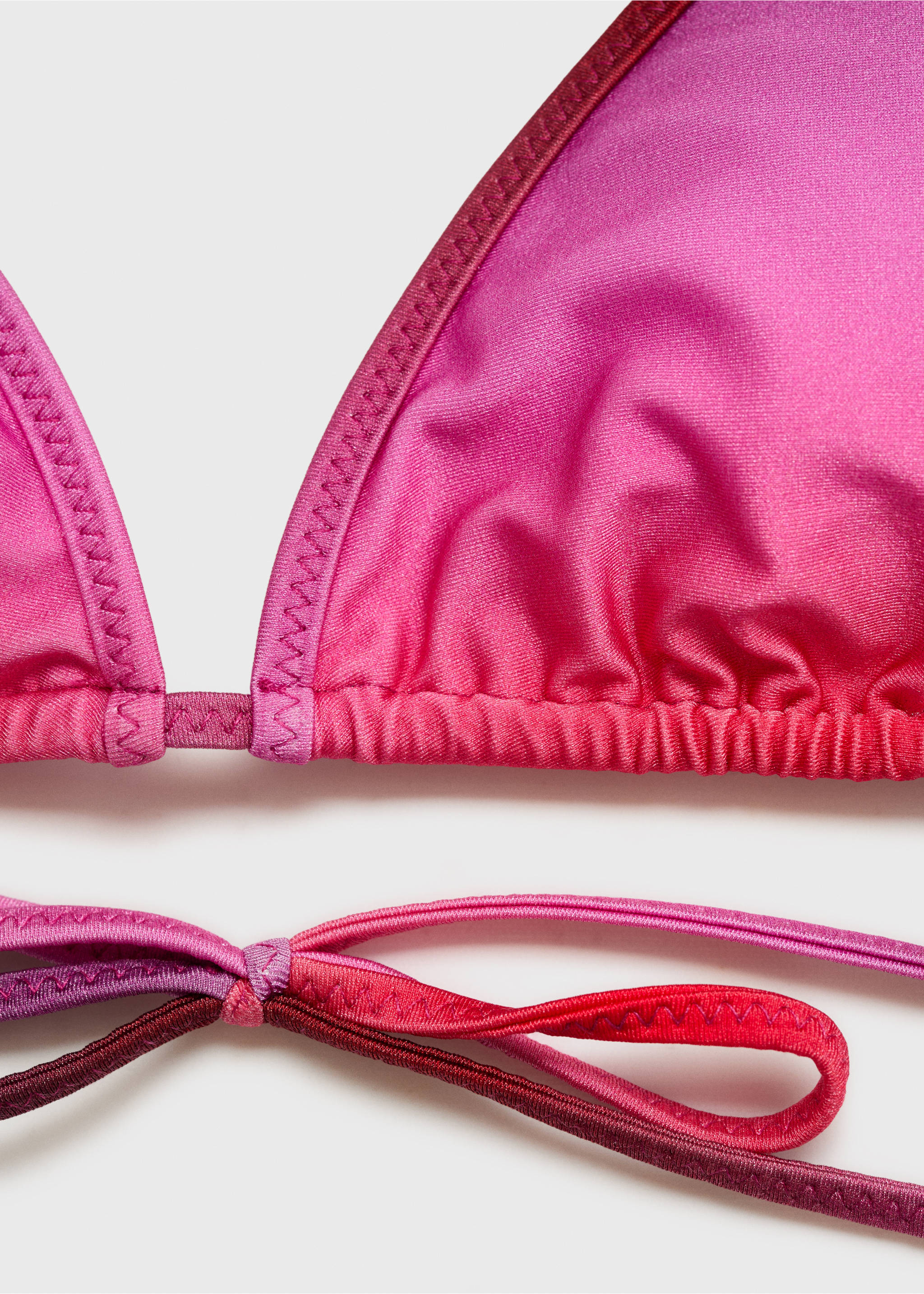 Bikini-Top mit Farbverlauf und glänzendem Finish - Detail des Artikels 8, Fuchsia. Ref: 87009217-00.