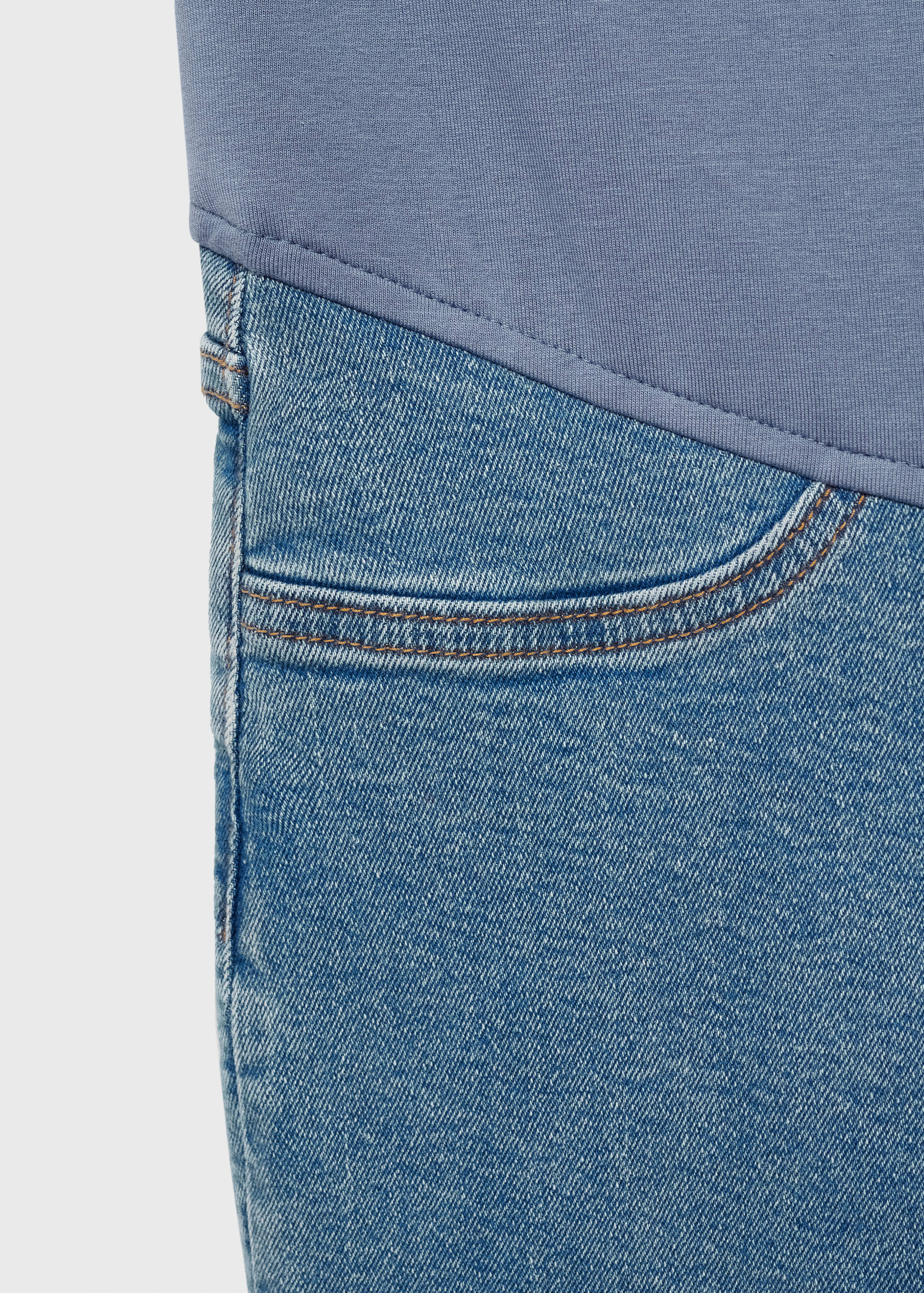 Maternity flared cropped jeans - Details of the article 0