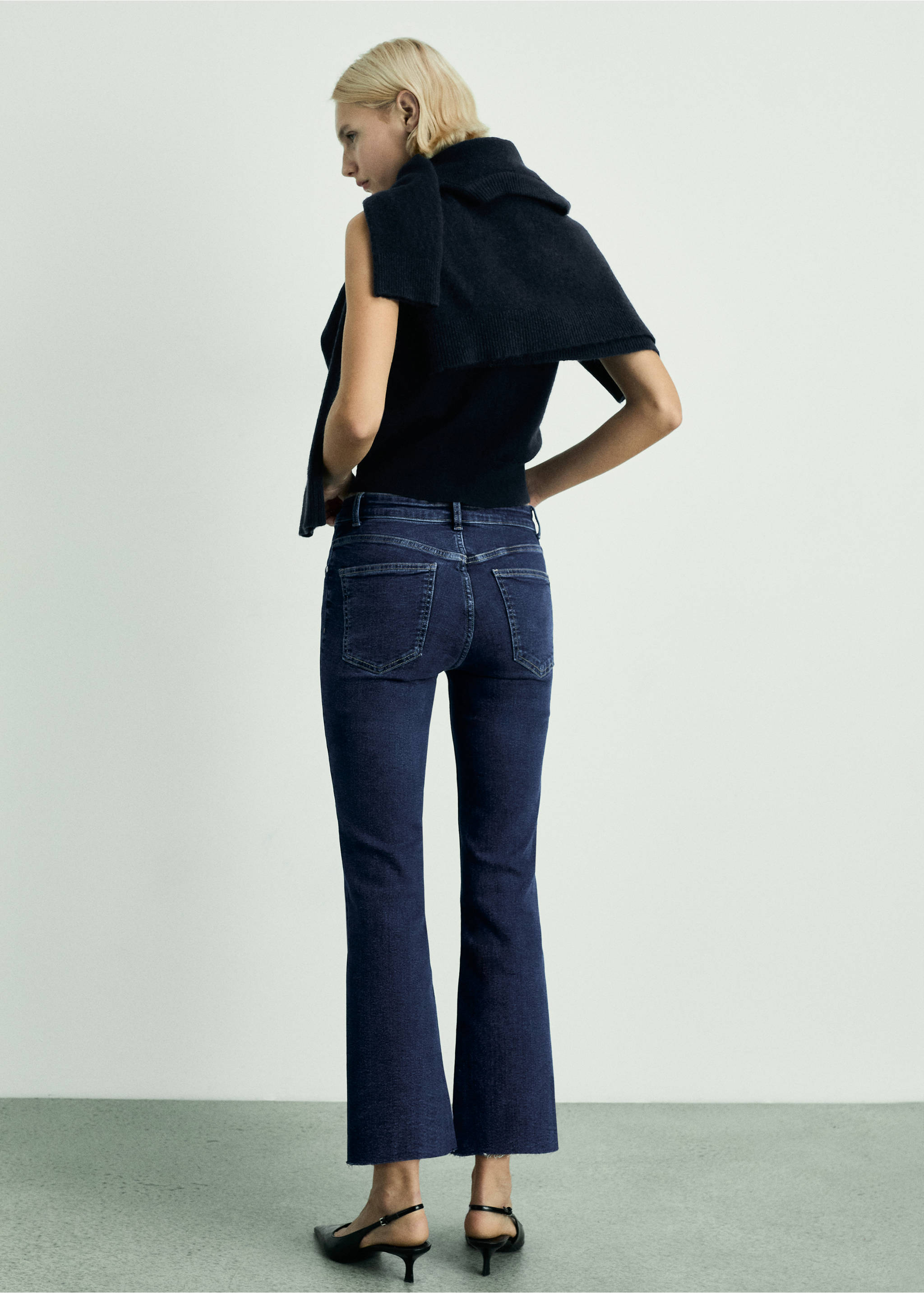 Jeans Sienna flare crop - Artikelns baksida, Mörkblå. Ref: 87010236-00.