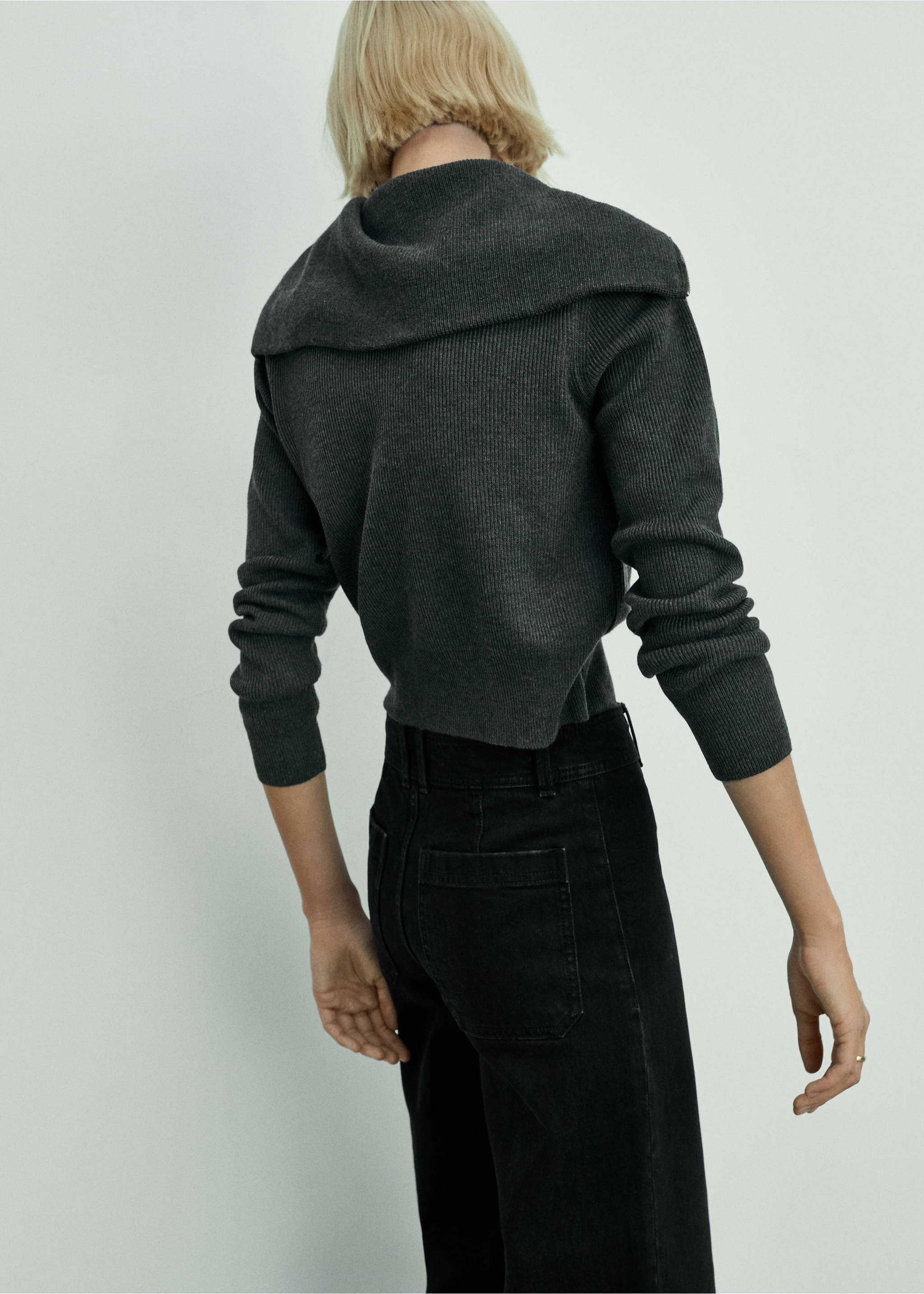 Culotte-Jeans mit hohem Bund Catherin - Detail des Artikels 3, Black denim. Ref: 87010243-00.