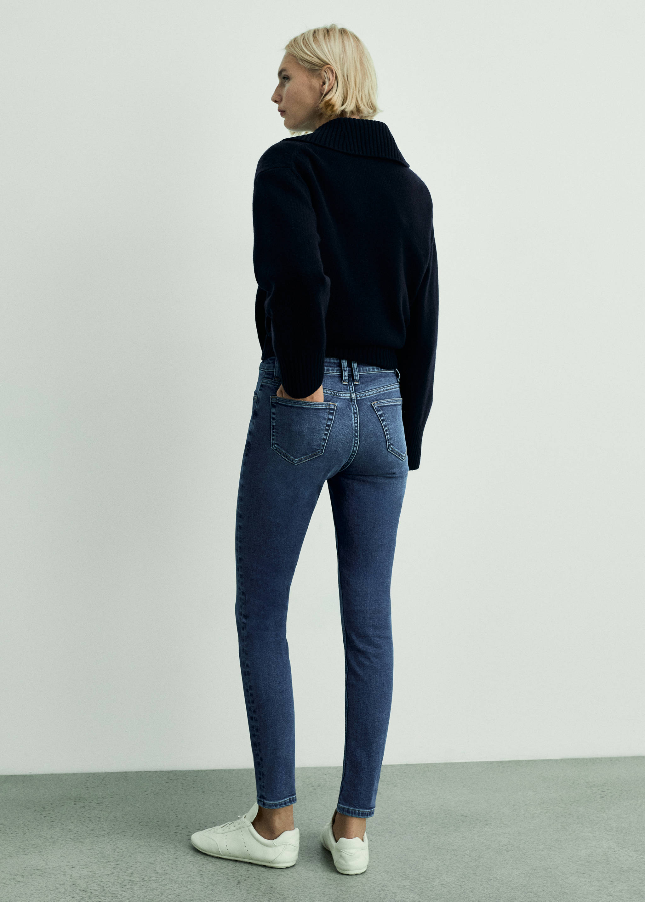 Mid-rise skinny jeans - Reverse of the article