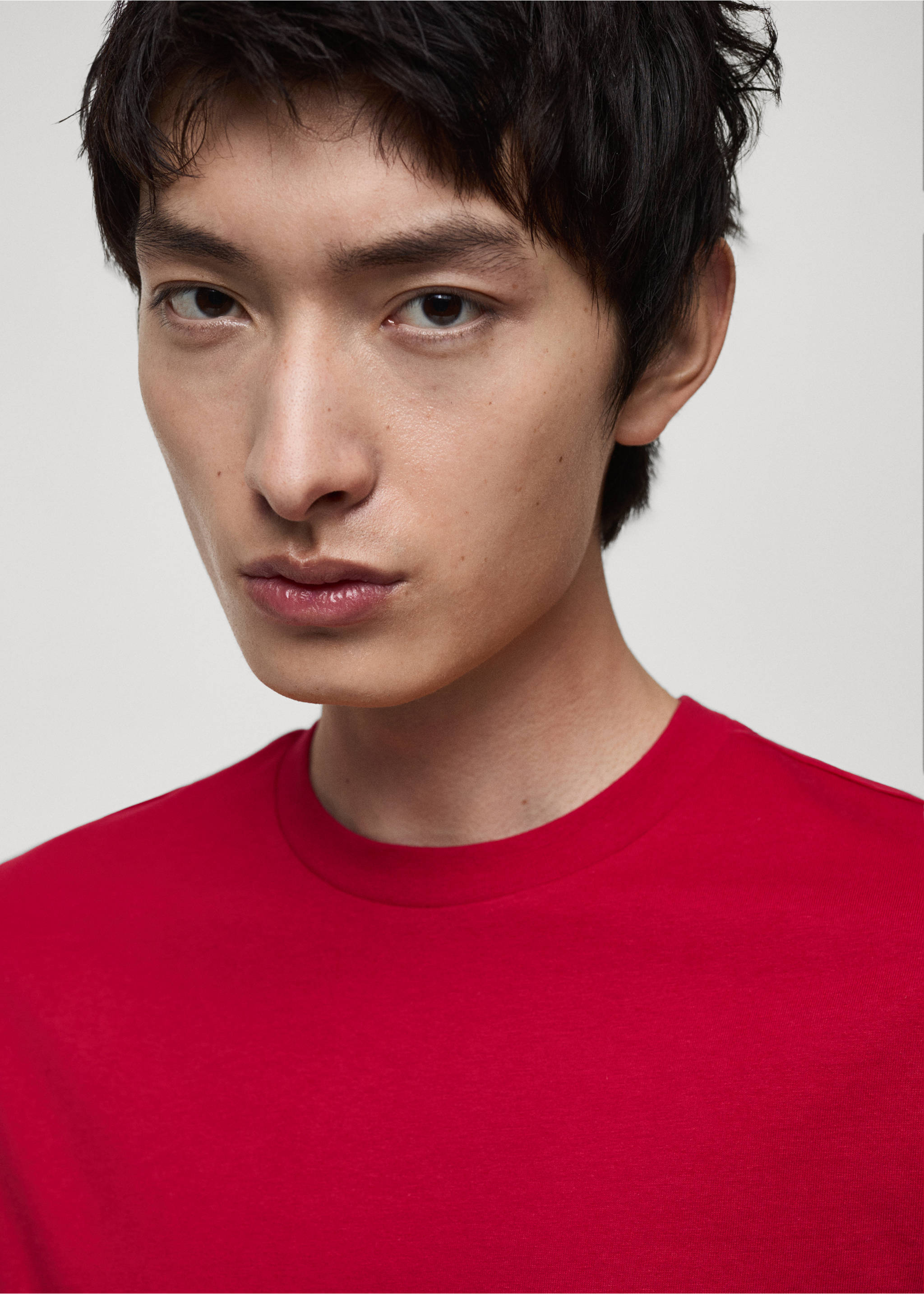100% cotton slim-fit t-shirt - Details of the article 1, Red. Ref: 87010252-00.