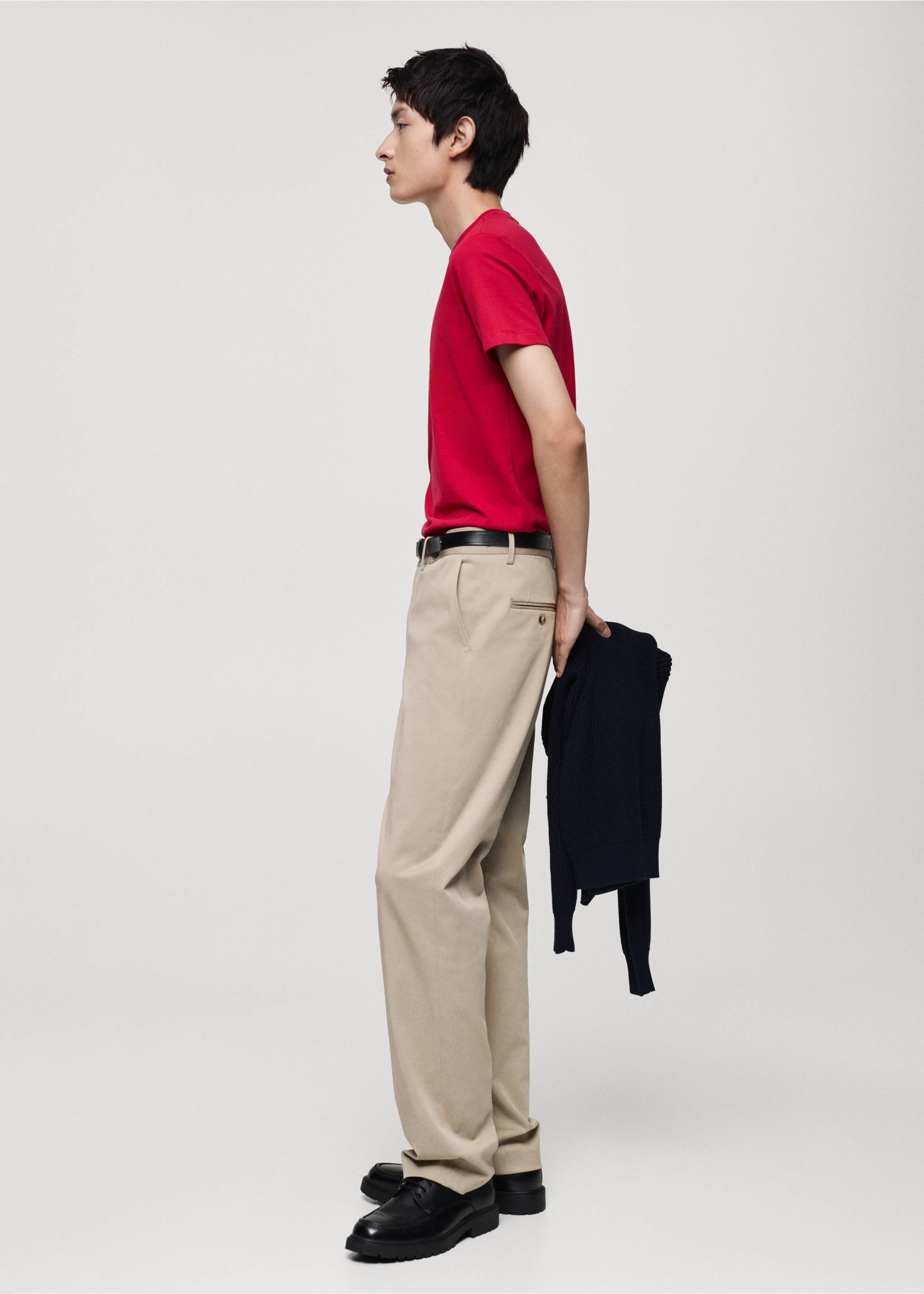 100% cotton slim-fit t-shirt - Details of the article 2, Red. Ref: 87010252-00.