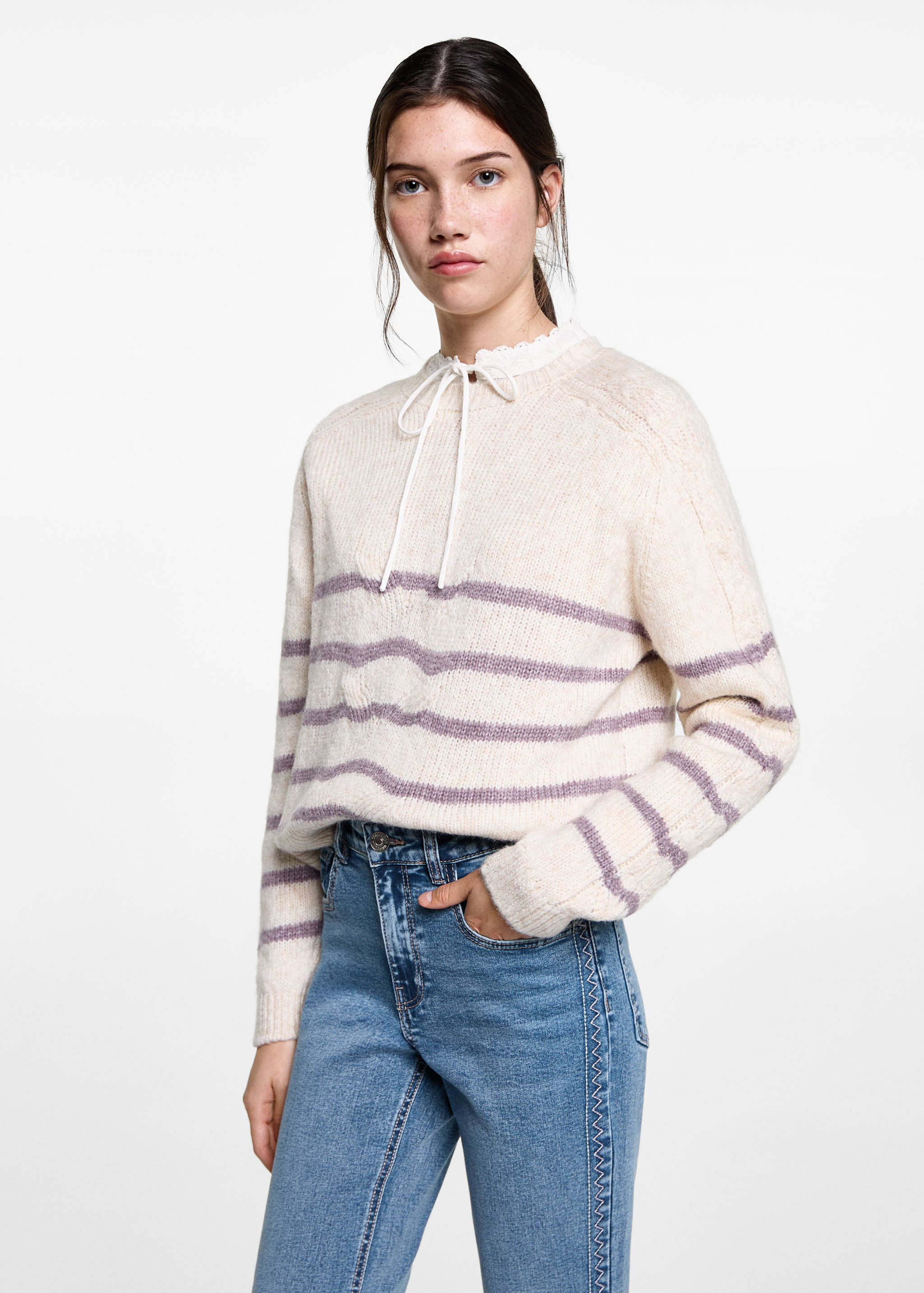 Embroidered details jeans - Details of the article 1