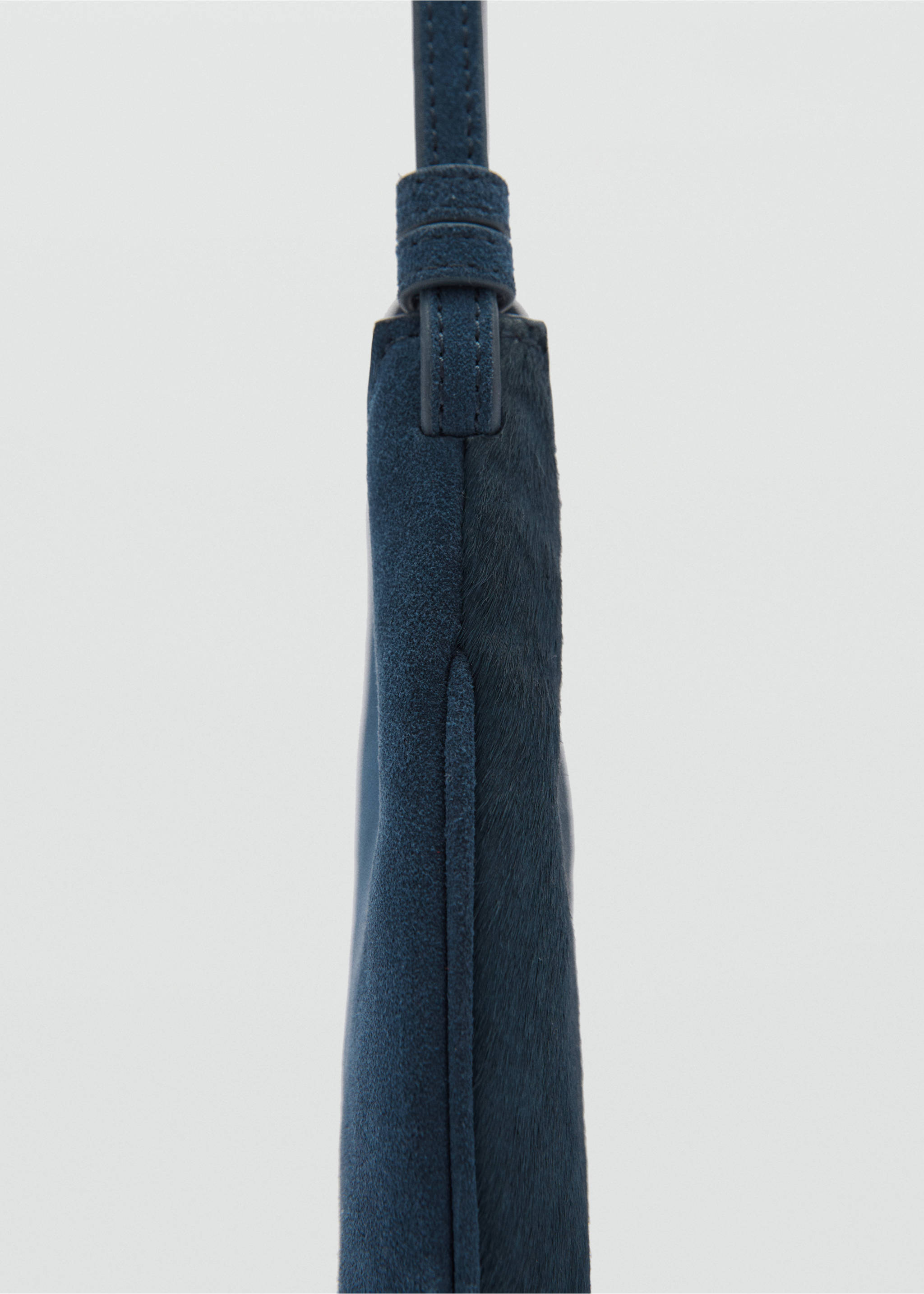 Sac porté épaule cuir imitation fourrure - Détail de l'article 1, Bleu. Ref: 87010288-00.