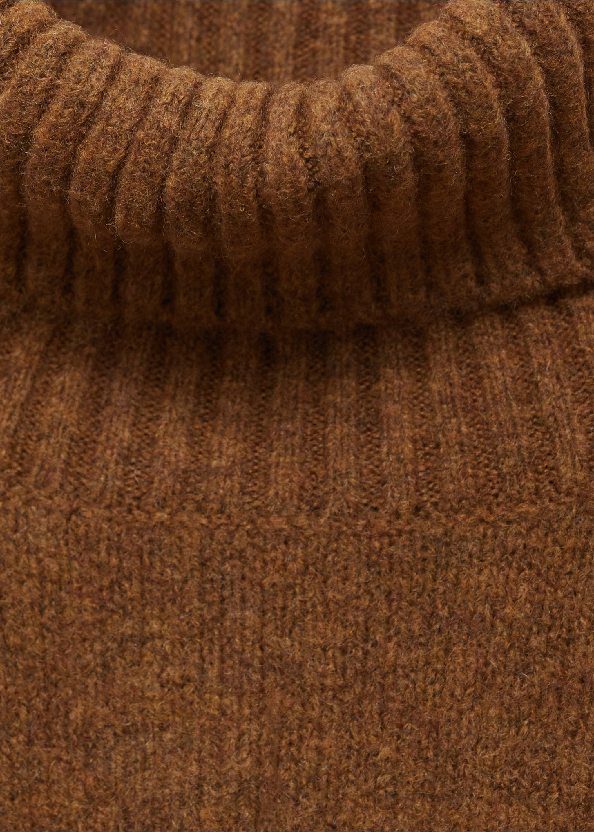 Rollkragenpullover - Detail des Artikels 8, Schokolade. Ref: 87010290-00.