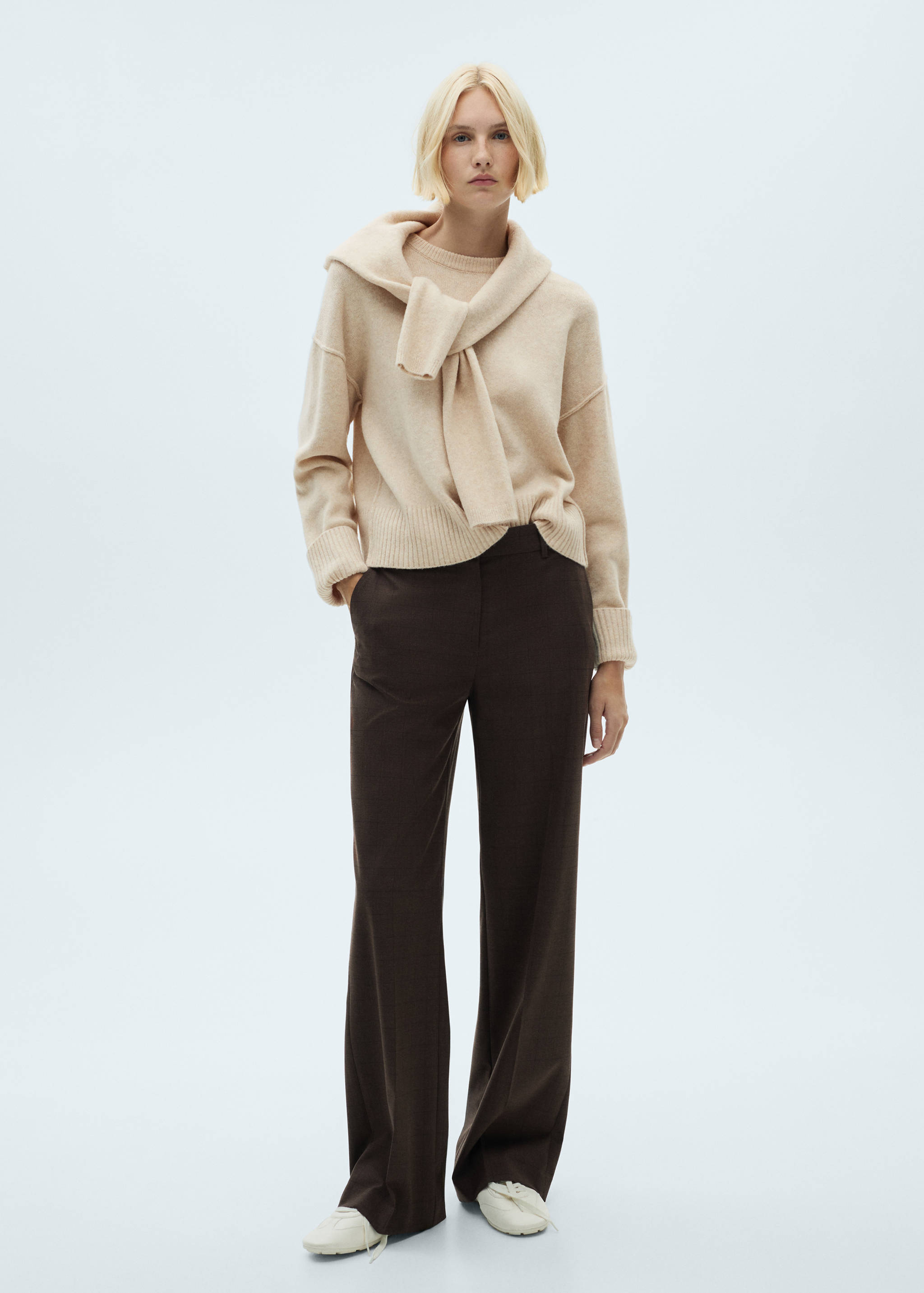 Rolled-up sleeves sweater - General plane