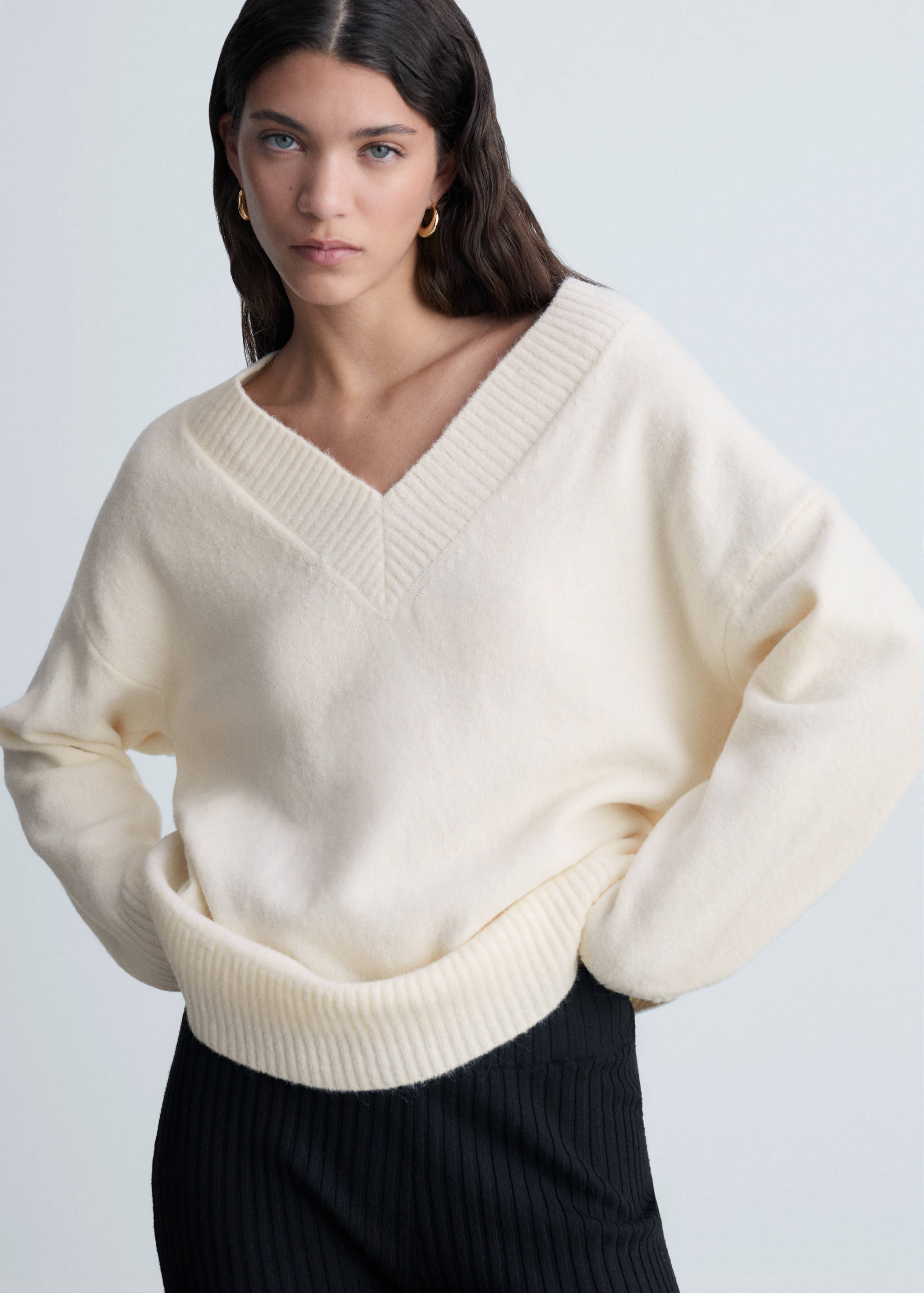 Oversized V-neck sweater - Medium plane