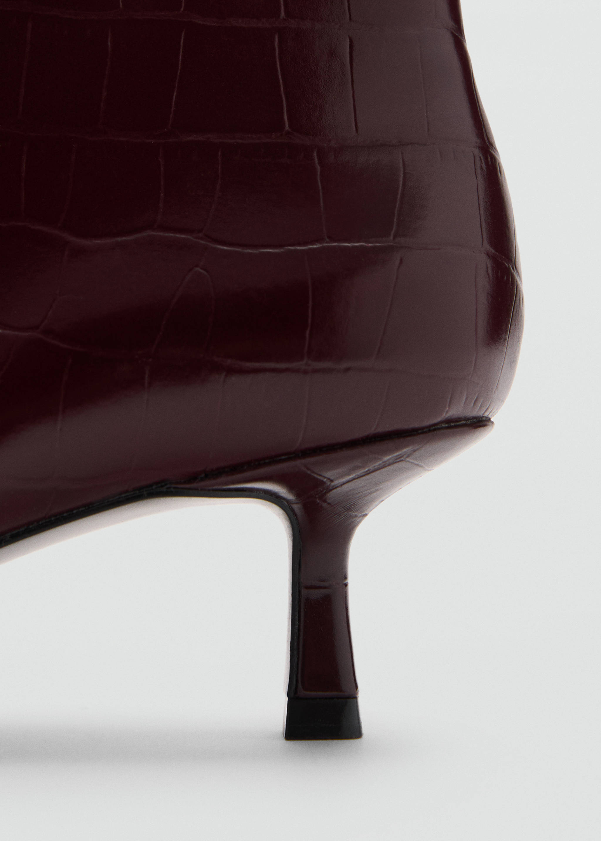 Kitten-Heel-Stiefelette mit Kroko-Prägung - Detail des Artikels 1