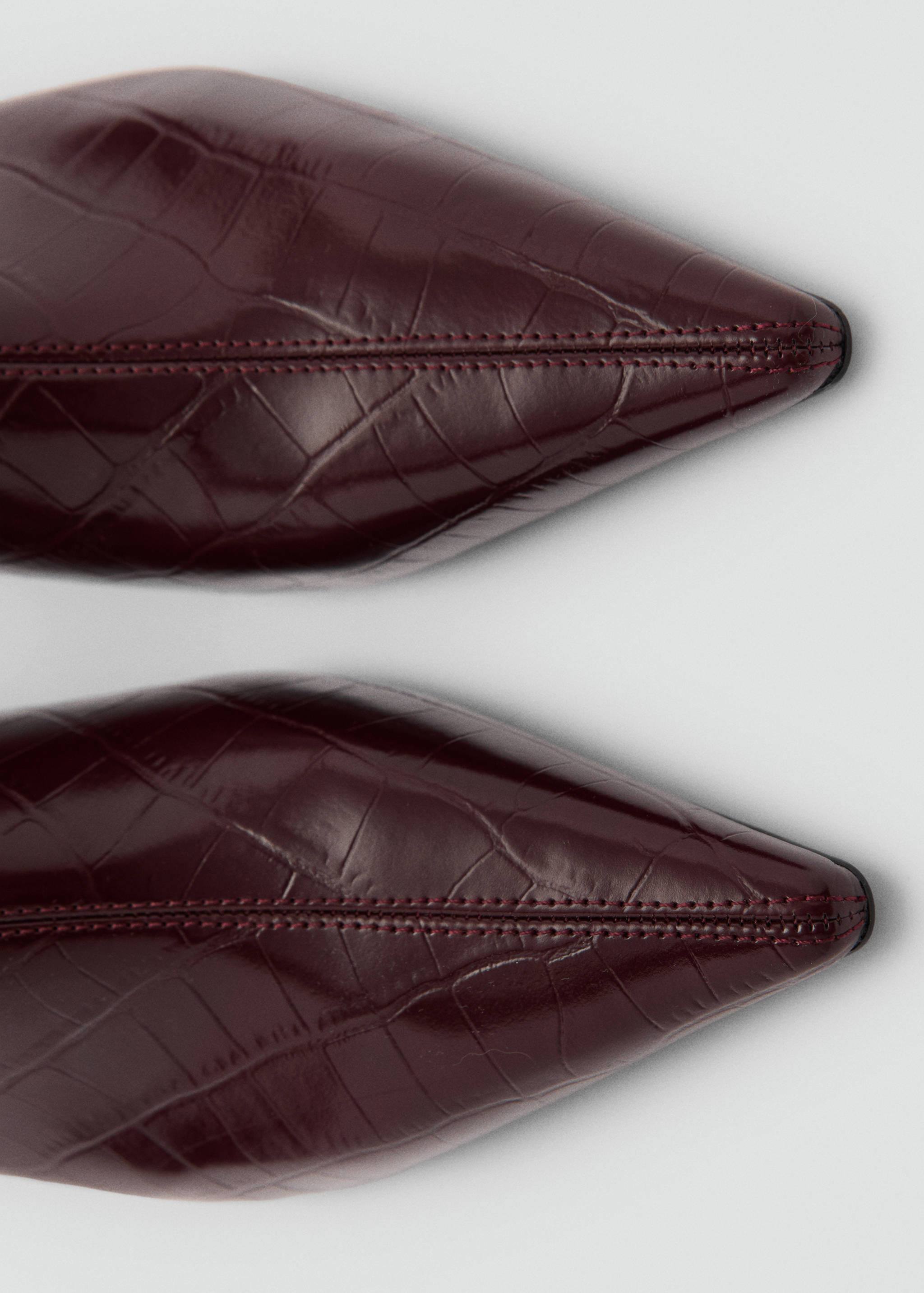 Kitten-Heel-Stiefelette mit Kroko-Prägung - Detail des Artikels 2