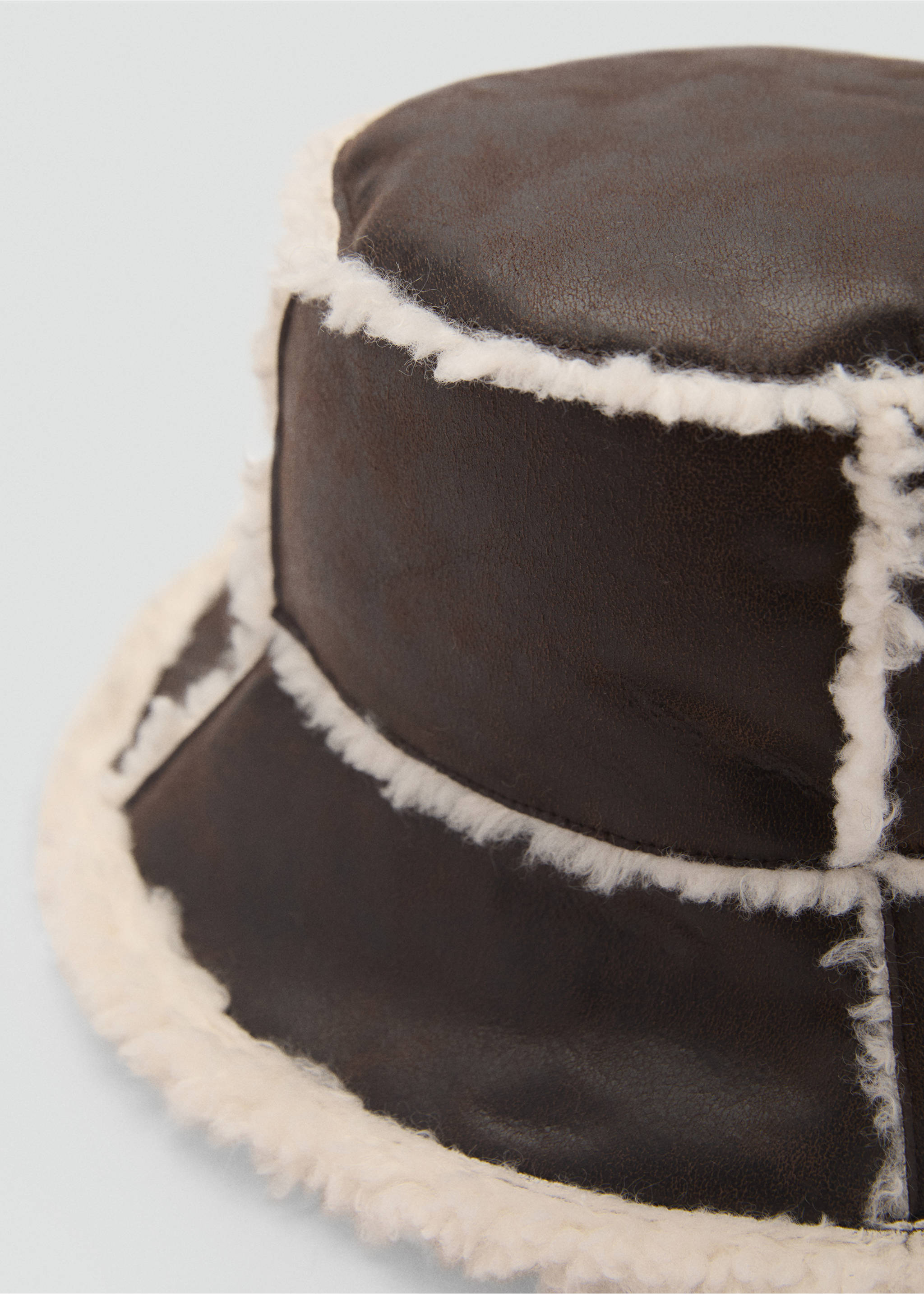 Shearling bucket hat - Medium plane, Chocolate. Ref: 87010303-00.