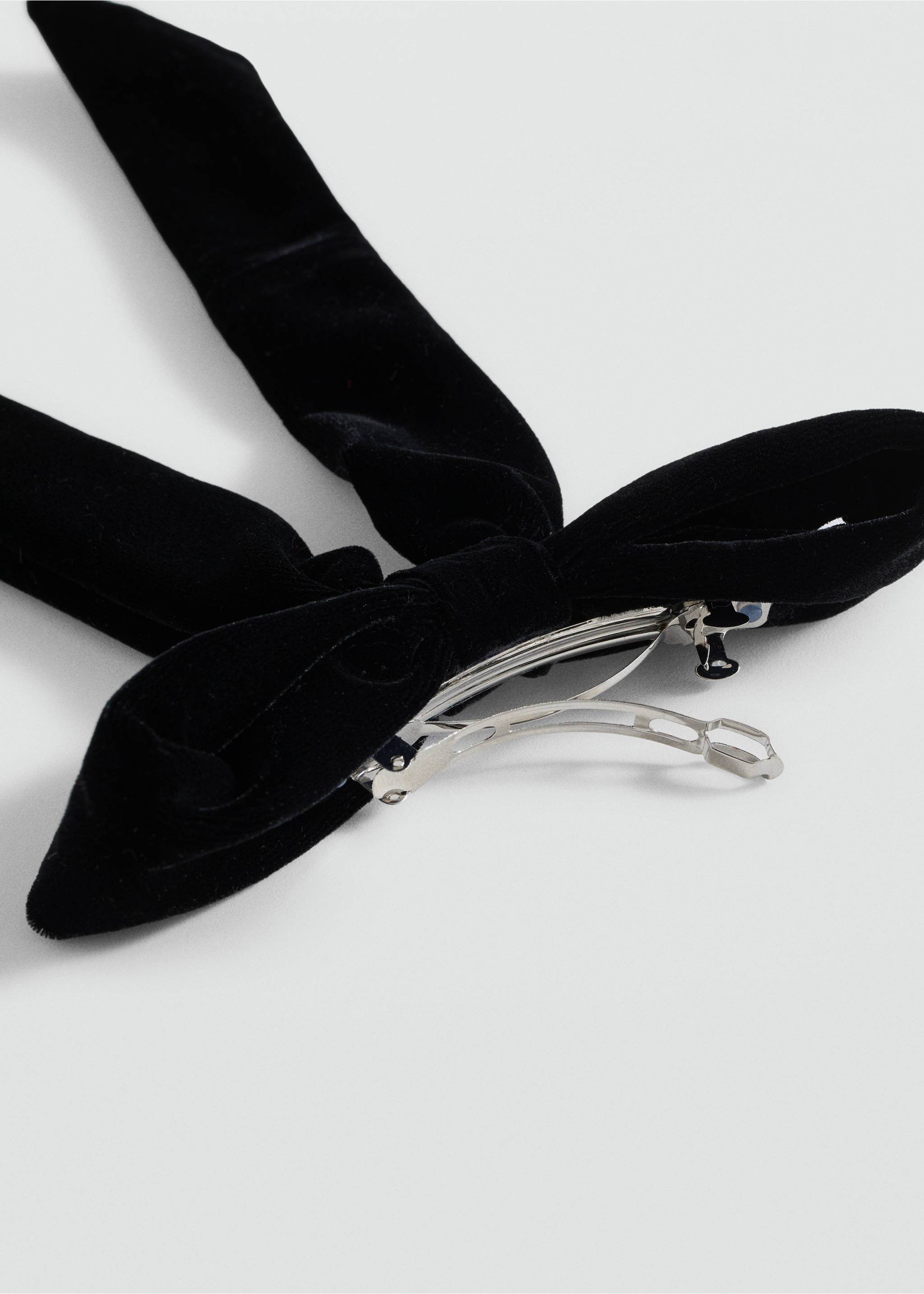 Velvet bow hairclip - Medium plane, Black. Ref: 87010304-00.
