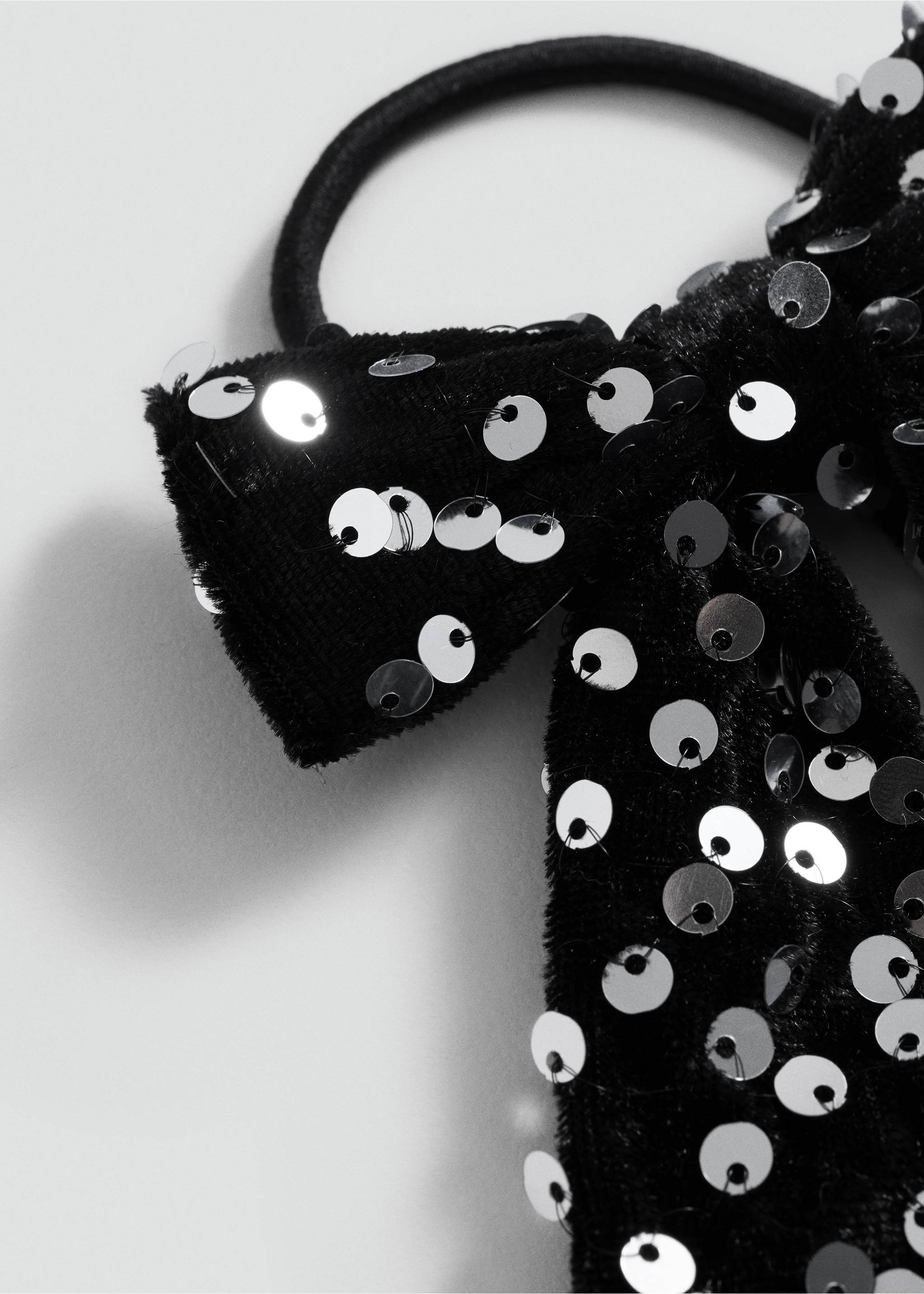 Bow scrunchie - Medium plane, Silver. Ref: 87010309-00.